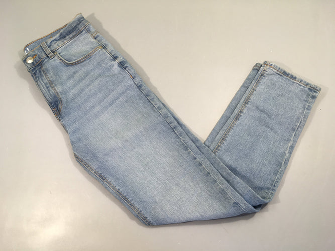 Pantalon denim clair slim, effet taché, moins cher chez Petit Kiwi