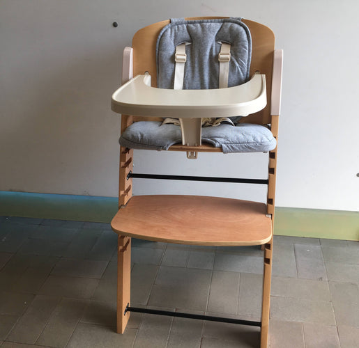 Chaise haute Evosit en bois Childhome avec tablette amovible + Coussin gris + Transat Evosit Newborn gris- Structure complète de 0 m jusqu'à 85kg!, moins cher chez Petit Kiwi