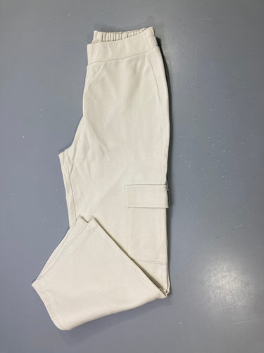 Pantalon cargo écru, taille élastiquée, poches à rabat, moins cher chez Petit Kiwi