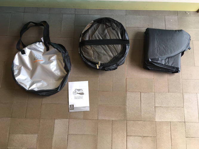 Parfait état-Lit de camping Baby Luxe Der.yan- Avec matelas autogonflant - Argent + Tapis de couchage Bambin Luxe (Dimensions dépliées (l x l x h) : 120 cm x 75 cm x 50 cm), moins cher chez Petit Kiwi