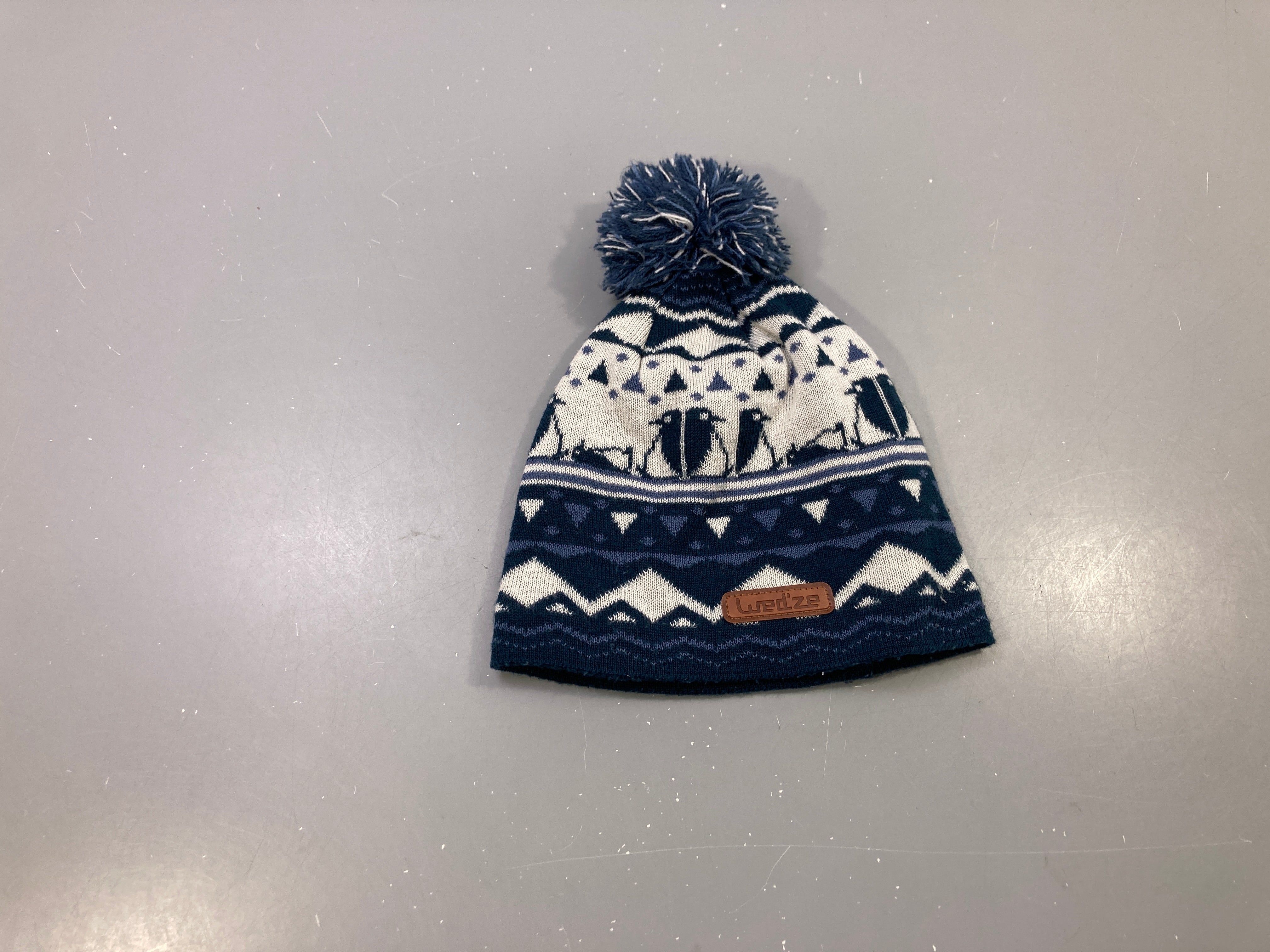 Bonnet jacquard bleu marine et écru pingouins, pompon, Wed'ze