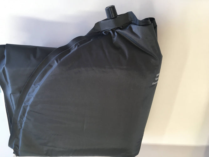 Parfait état-Lit de camping Baby Luxe Der.yan- Avec matelas autogonflant - Argent + Tapis de couchage Bambin Luxe (Dimensions dépliées (l x l x h) : 120 cm x 75 cm x 50 cm), moins cher chez Petit Kiwi