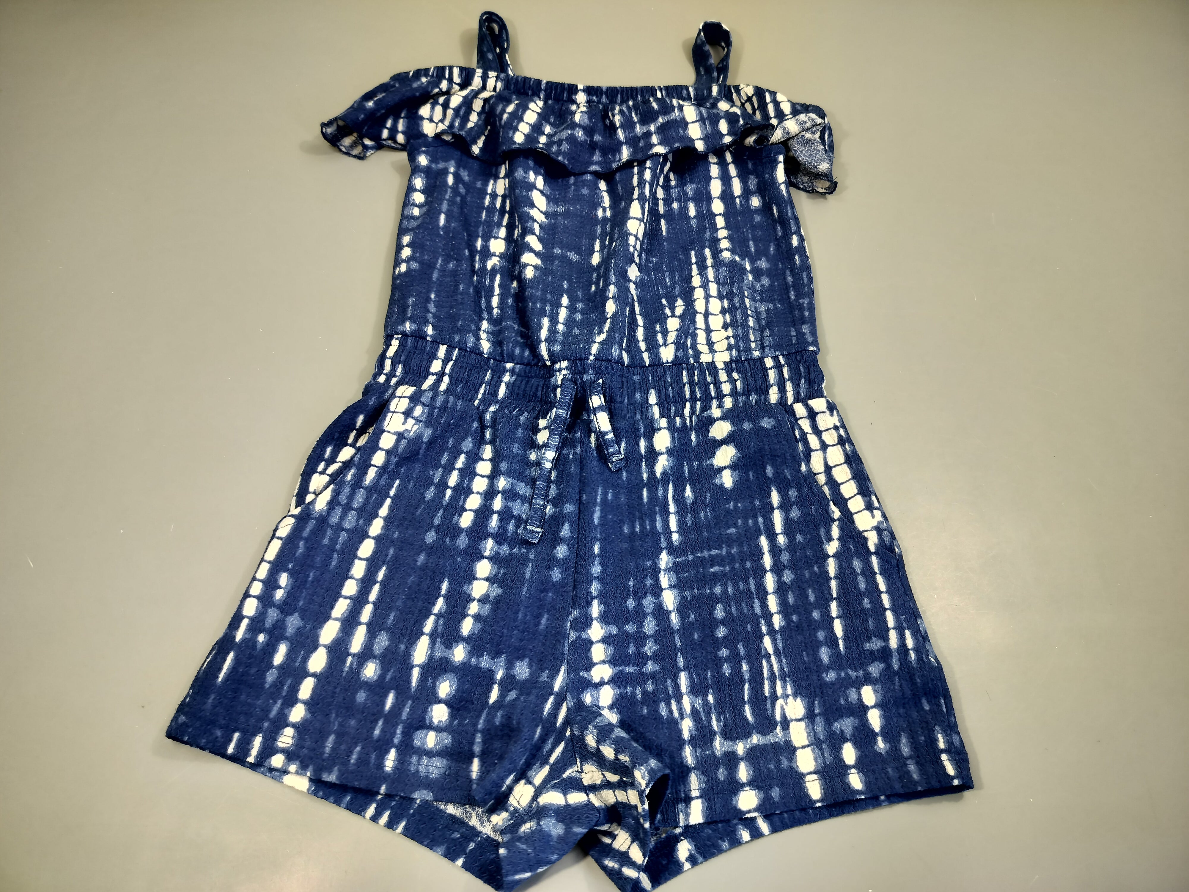 Combinshort m.c , épaules dénudées . bleu et blanc