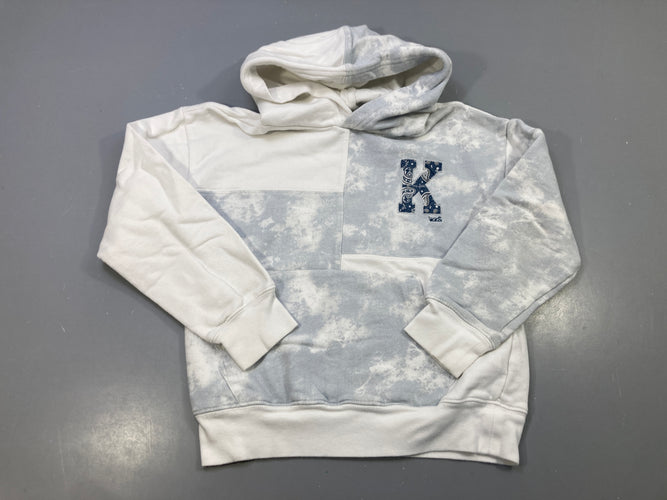 Sweat capuche blanc et bleu ciel effet tie-dye, K bandana brodé, poche kangourou, moins cher chez Petit Kiwi