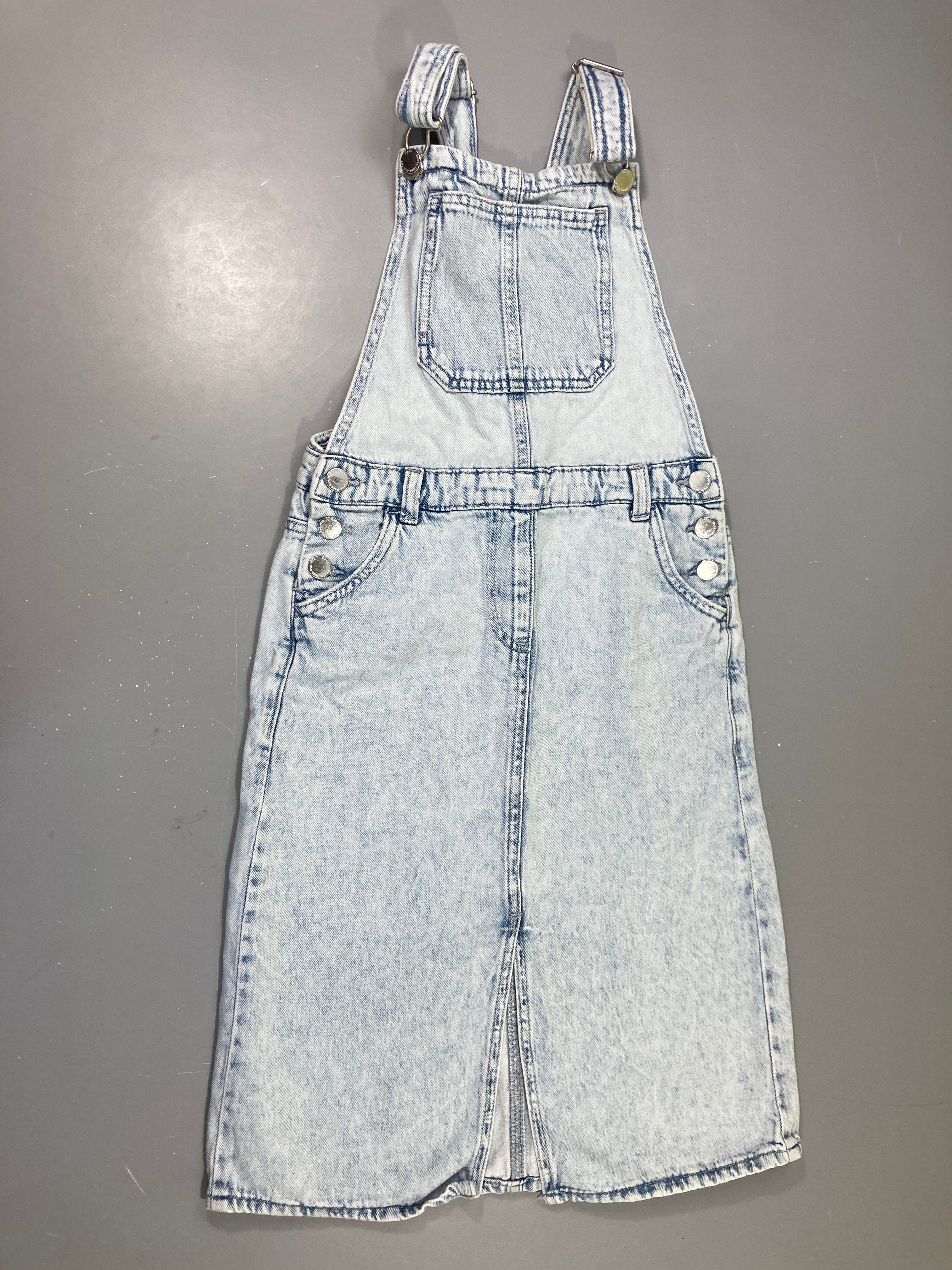 Robe salopette en jean clair Taille estimée