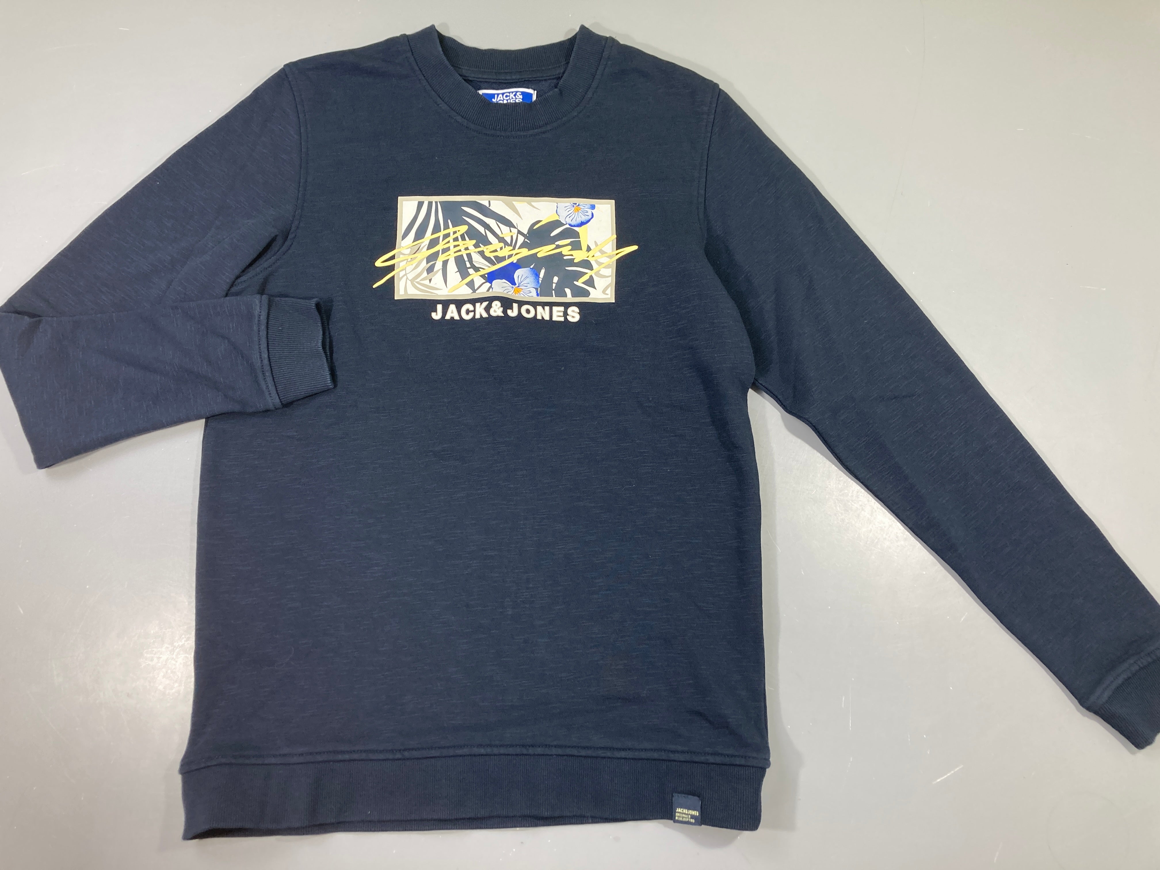 Sweat bleu marine flammé cadre fleurs