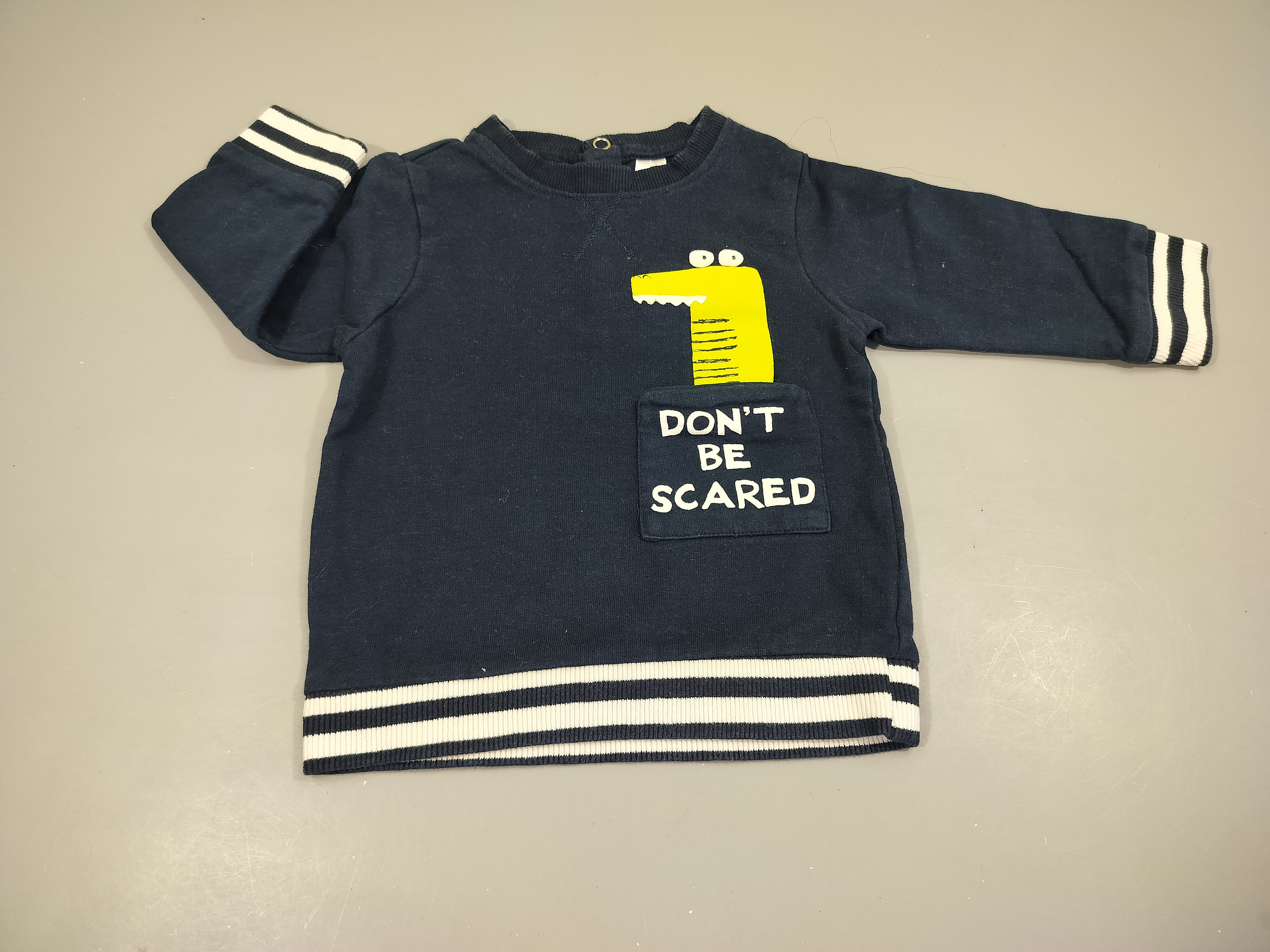 Sweat bleu marine crocodile  