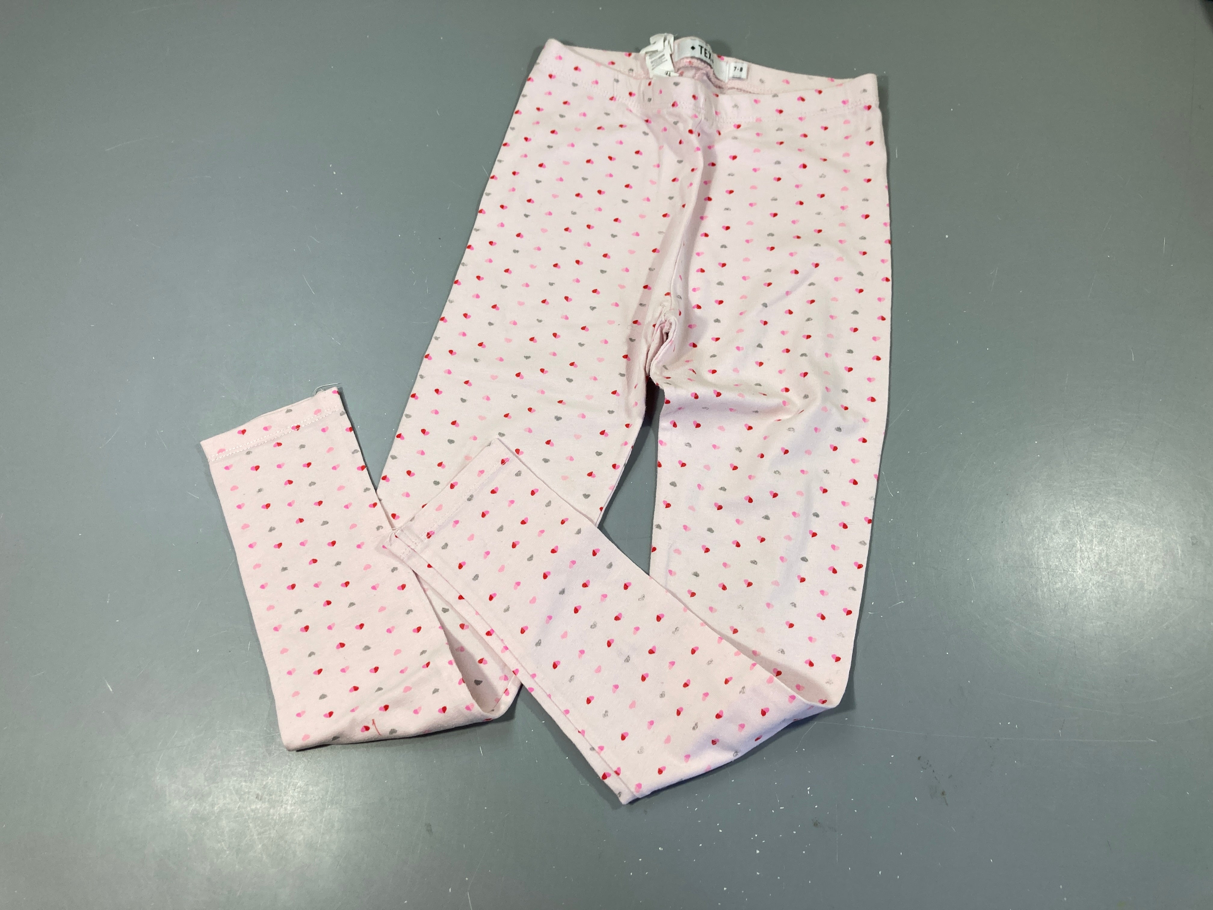 Legging rose pâle avec petits coeurs