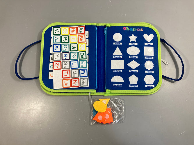 NEUF Pochette sensoriel Montessori à activités multiples, en feutrine bleue, Golmund, +3a, moins cher chez Petit Kiwi