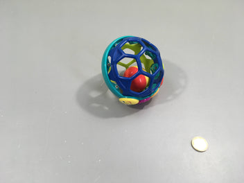 Balle de préhension grelot multicolore bright starts