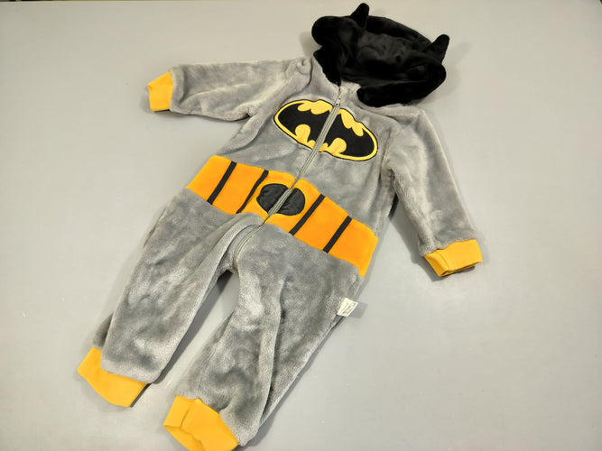 Surpyjama velours gris/jaune Batman . Pas de taille indiquée estimée  6m. A relaver, moins cher chez Petit Kiwi