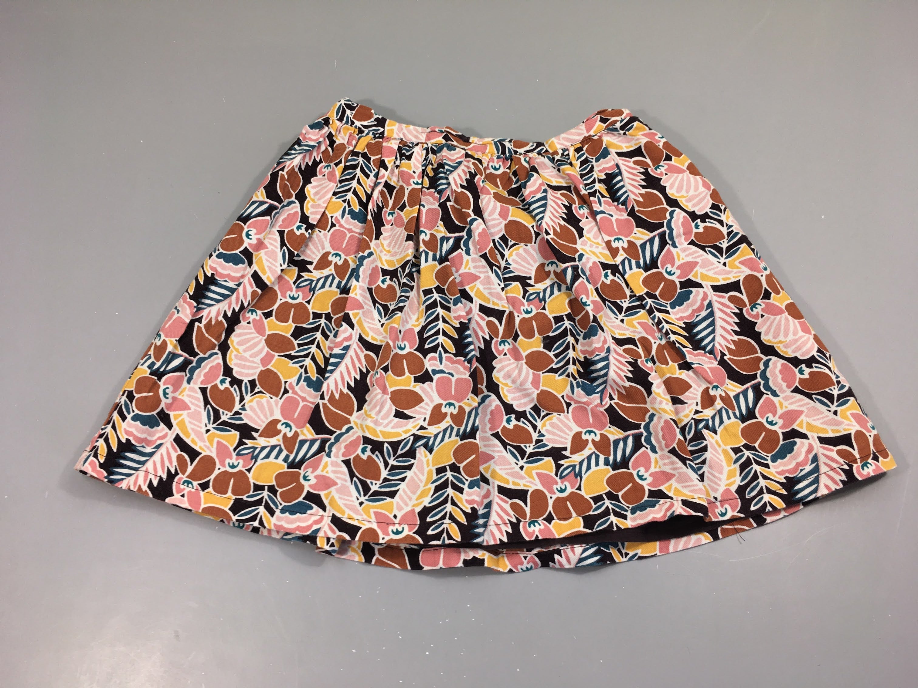 Jupe motifs fleuris brun/rose/jaune