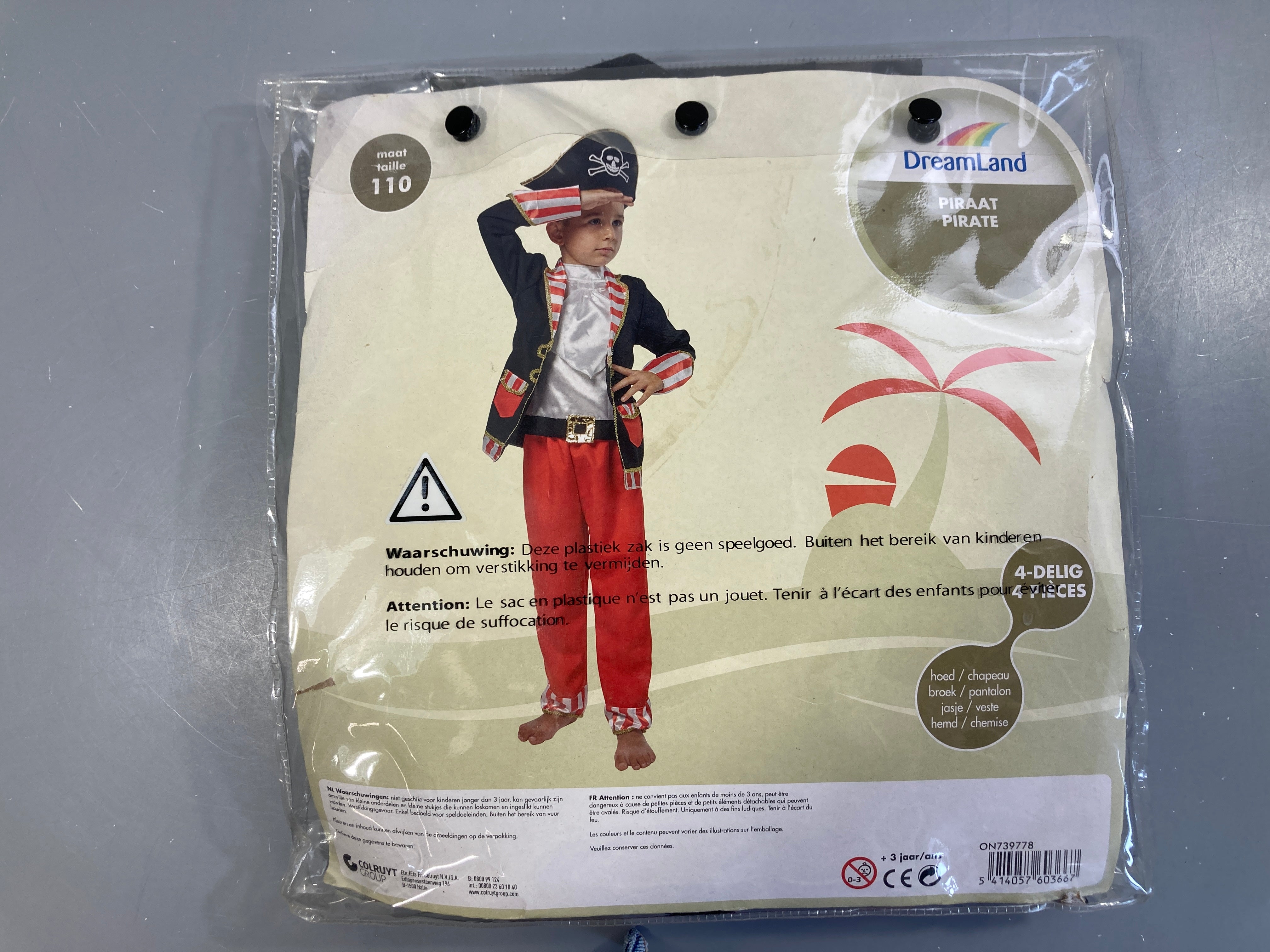 Déguisement de Pirates + 2 pièces comme neuf (Couture légèrement défaillante haut dos souci d'usine?)