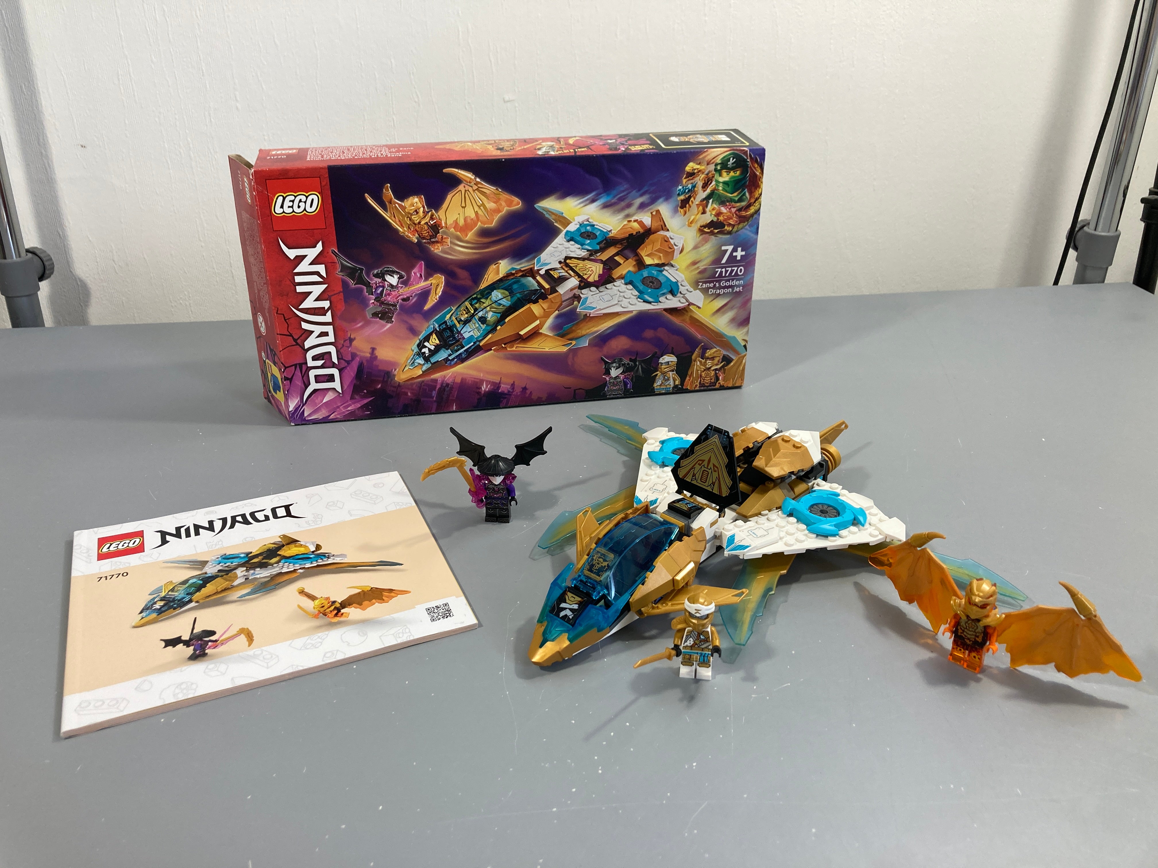 NINJAGO®  71770 Le jet dragon d’or de Zane