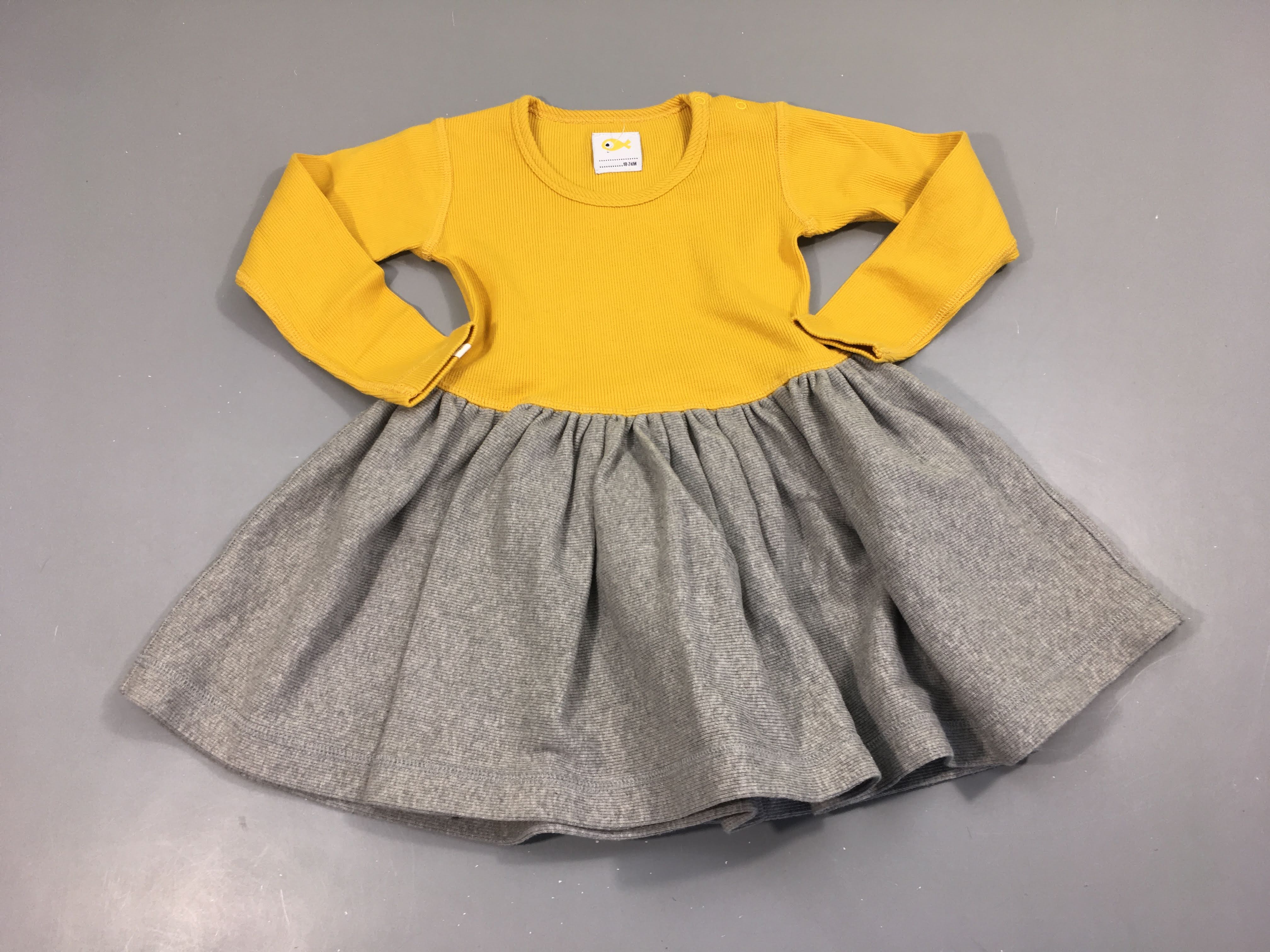 Etat neuf Robe m.l jersey côleté jaune/gris Bonjour Maurice
