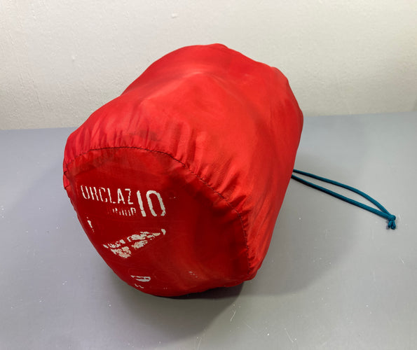 Sac de couchage rouge/bleu Forclaz junior 10°, 140cm max, moins cher chez Petit Kiwi