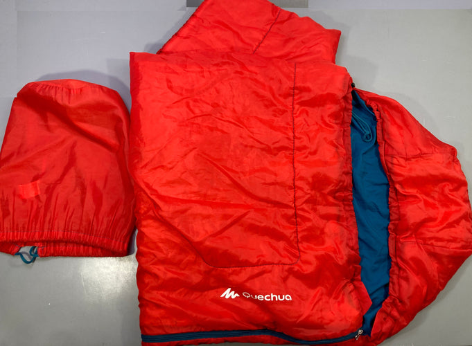 Sac de couchage rouge/bleu Forclaz junior 10°, 140cm max, moins cher chez Petit Kiwi