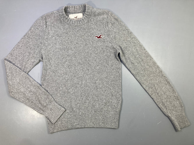 Pull gris chine, un peu bouloché, moins cher chez Petit Kiwi