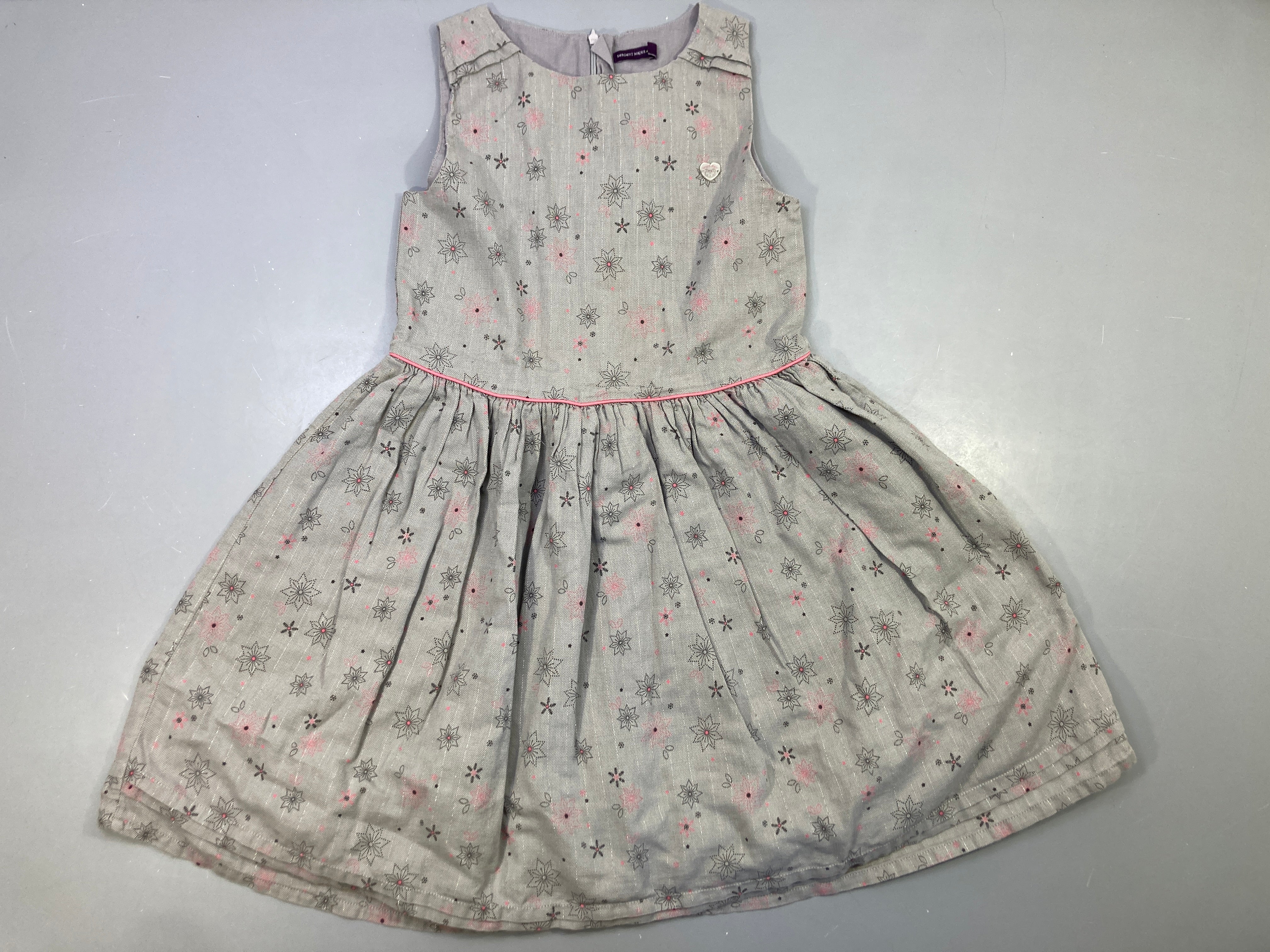 Robe s.m grise doublée fil argenté fleurs