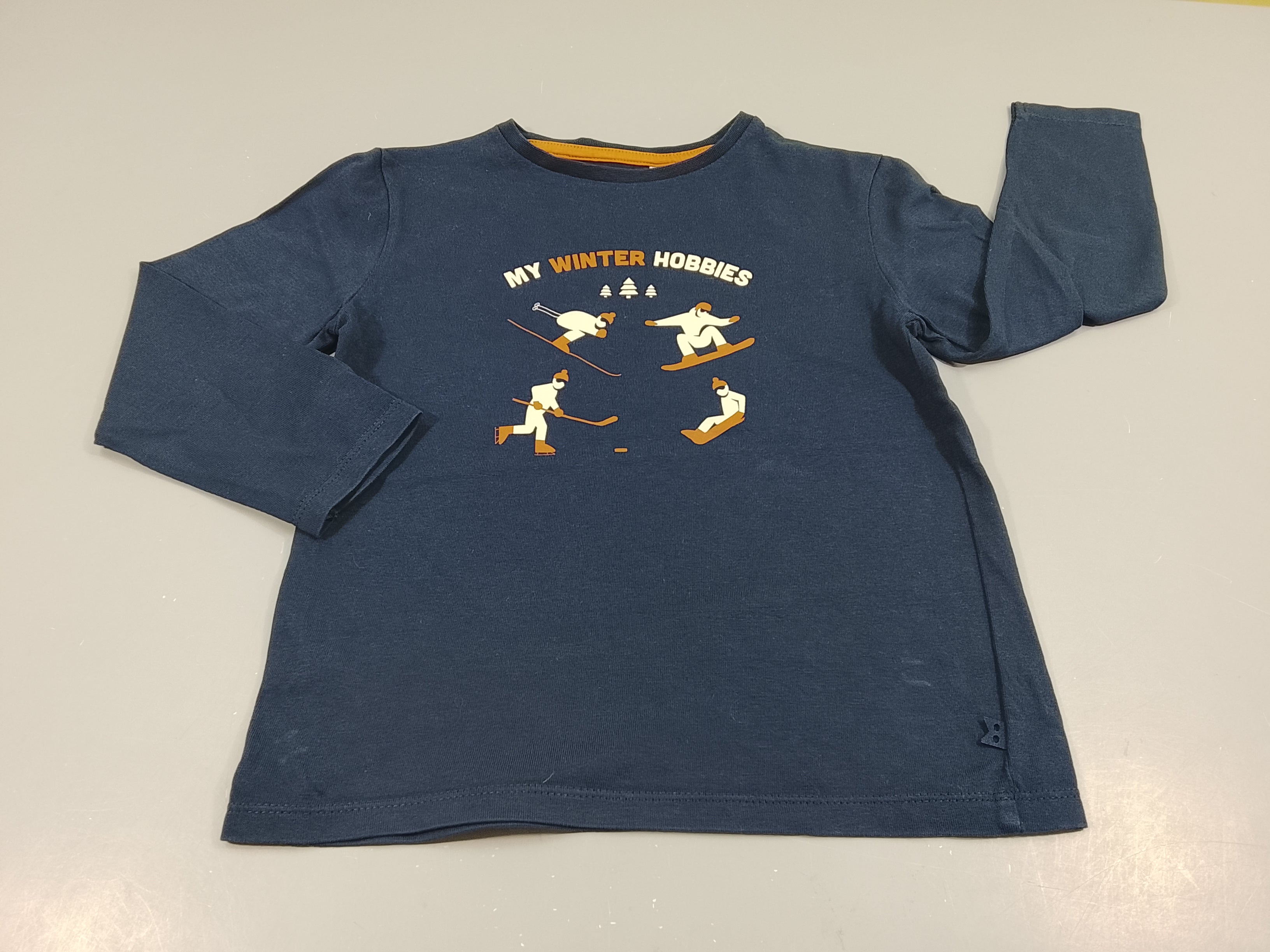 T-shirt m.l bleu marine , skieurs  