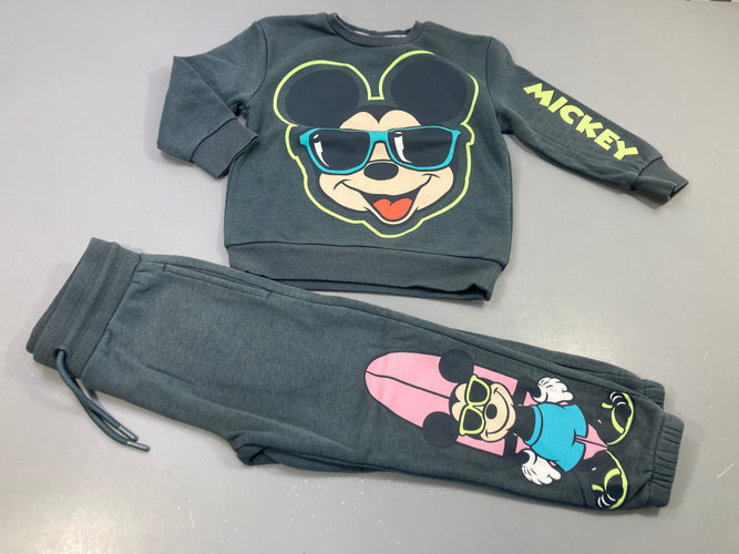Ensemble jogging gris bleuté, mickey à la plages ,légèrement bouloché, moins cher chez Petit Kiwi