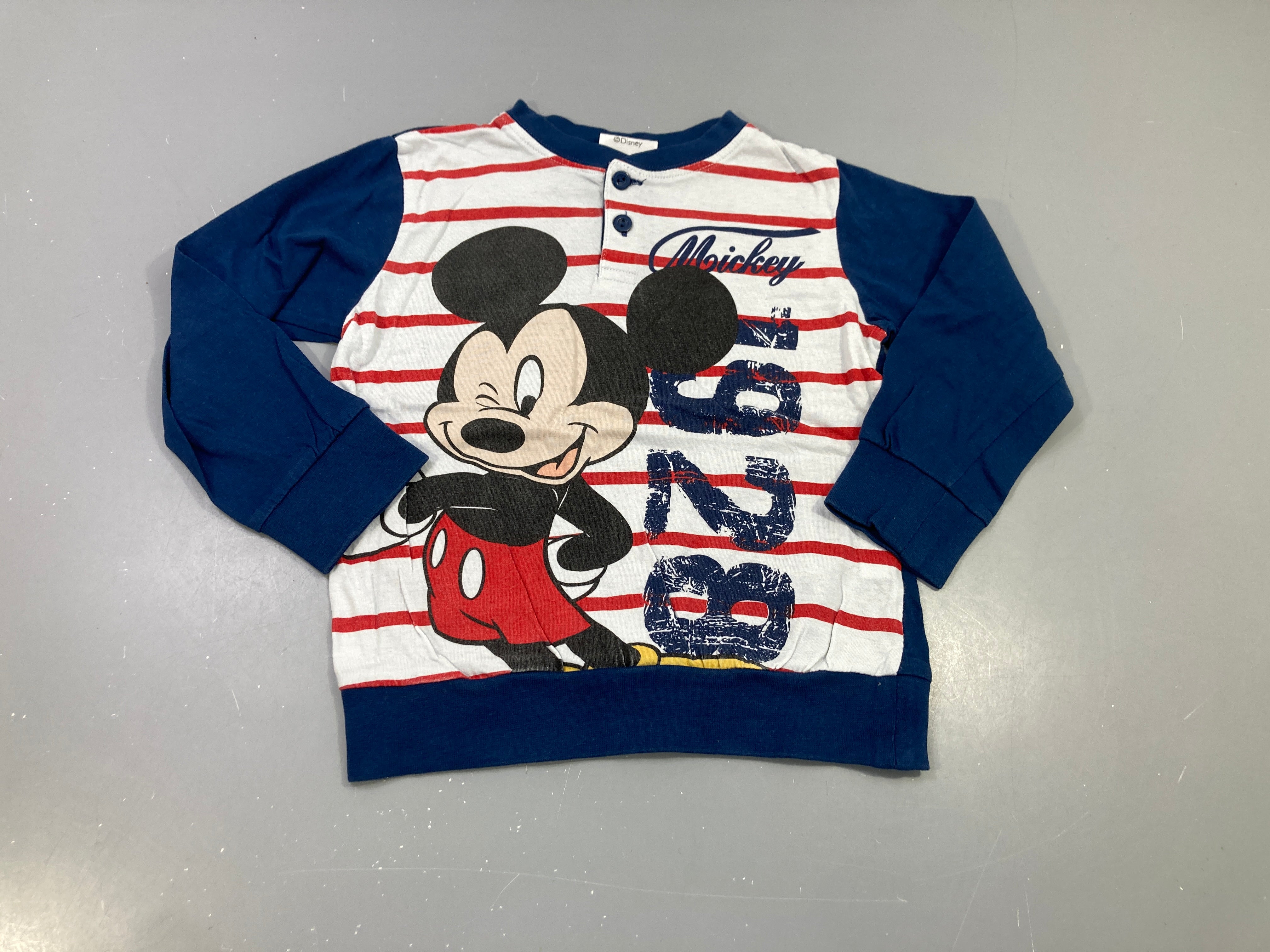 T-shirt m.lblanc rayé rouge, motif Mickey  manches bleue,légèrement bouloché