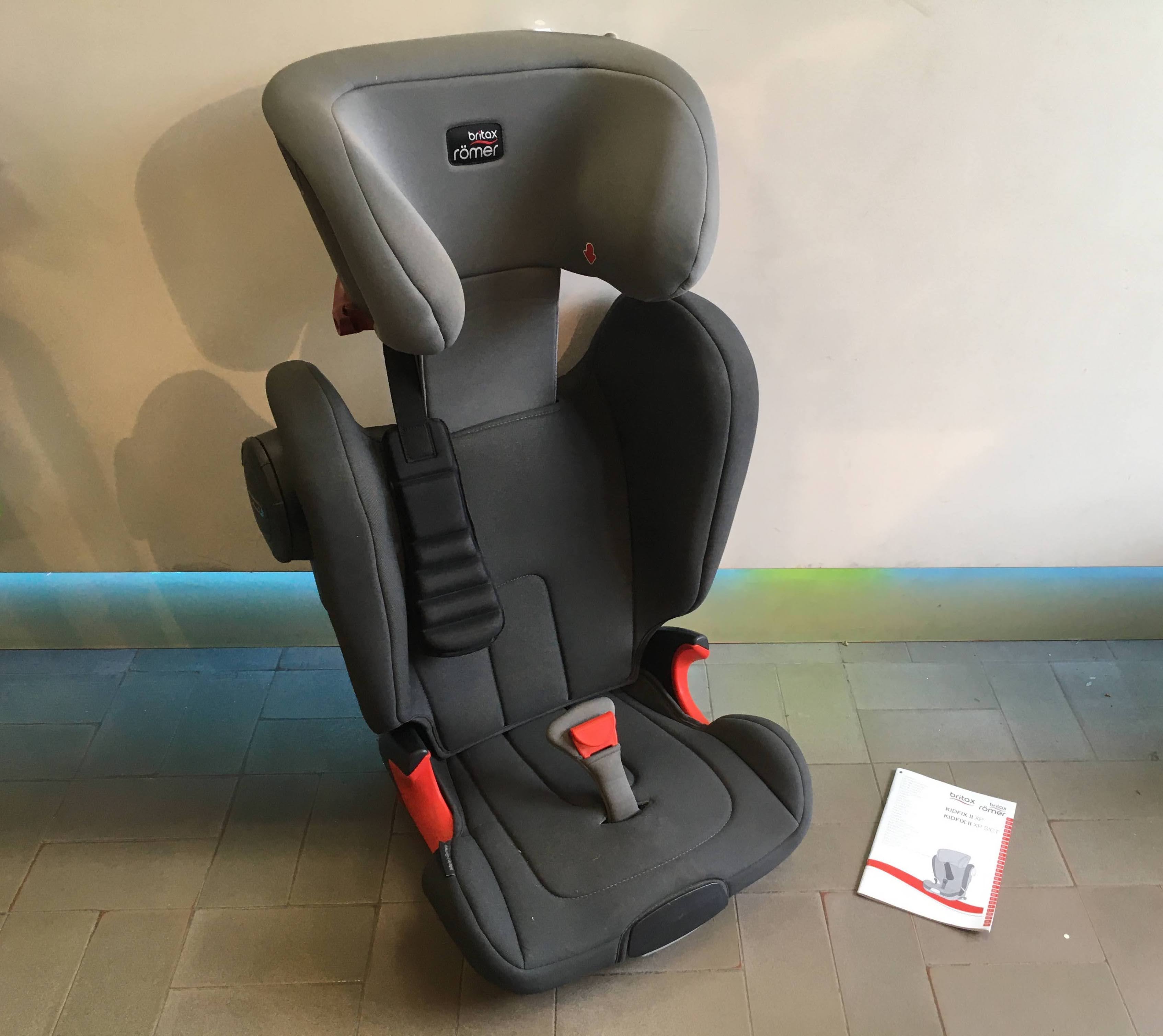Siège Auto gris Britax Römer KidFix II XP Quelques auréoles