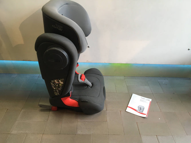 Siège Auto gris Britax Römer KidFix II XP Quelques auréoles, moins cher chez Petit Kiwi