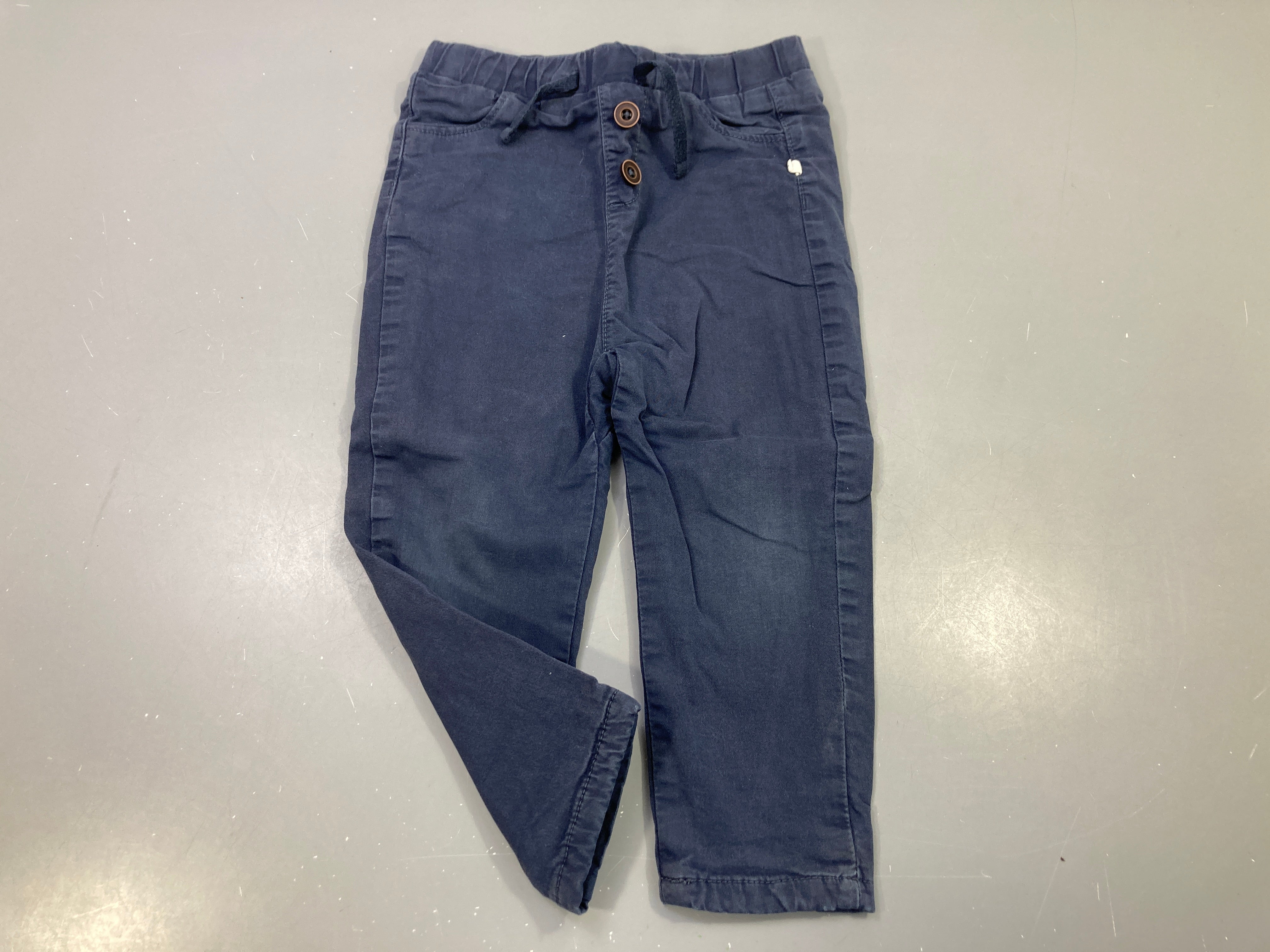 Pantalon bleu marine , 2 boutons