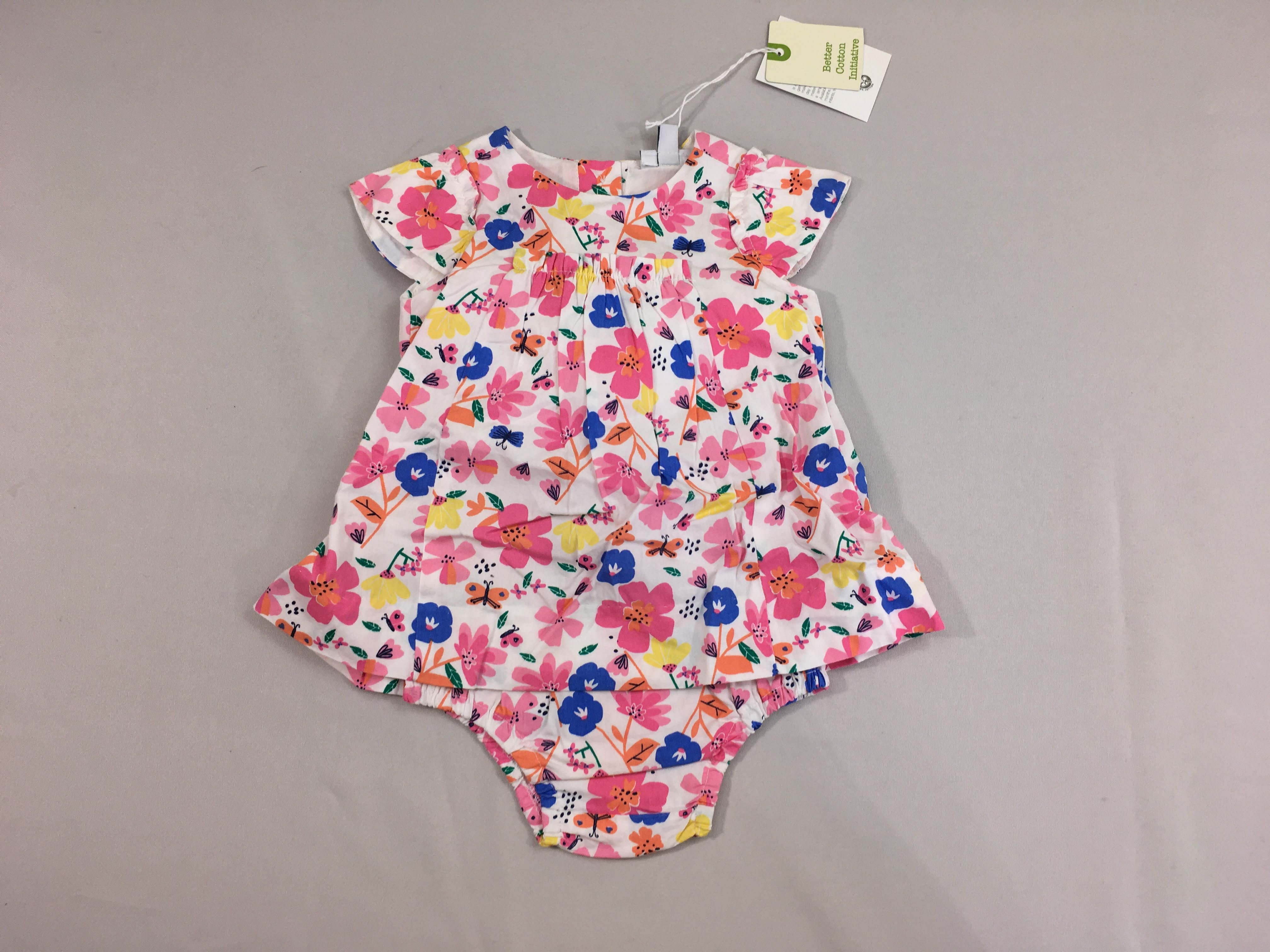 NEUF Robe m.c blanche fleurs + culotte