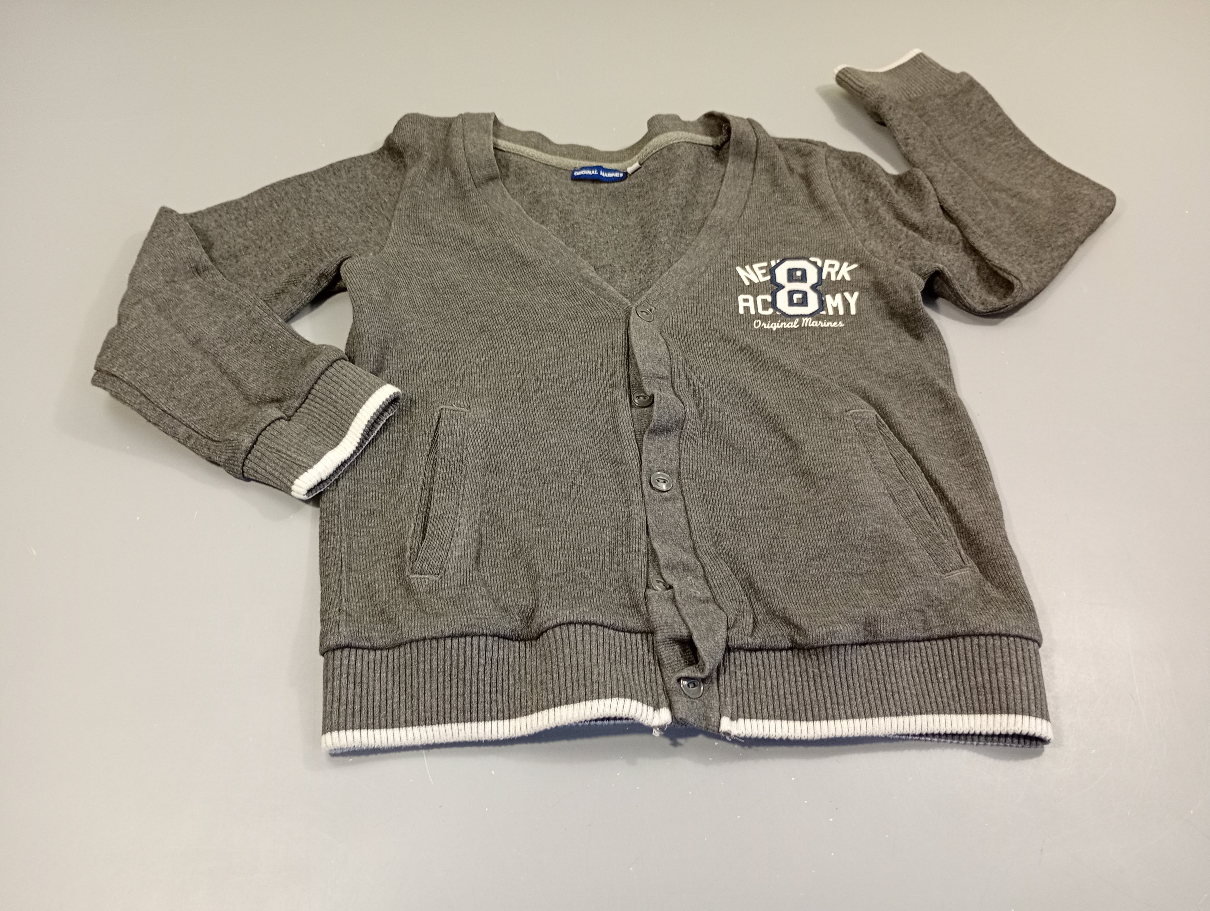 Gilet gris texturé col V 