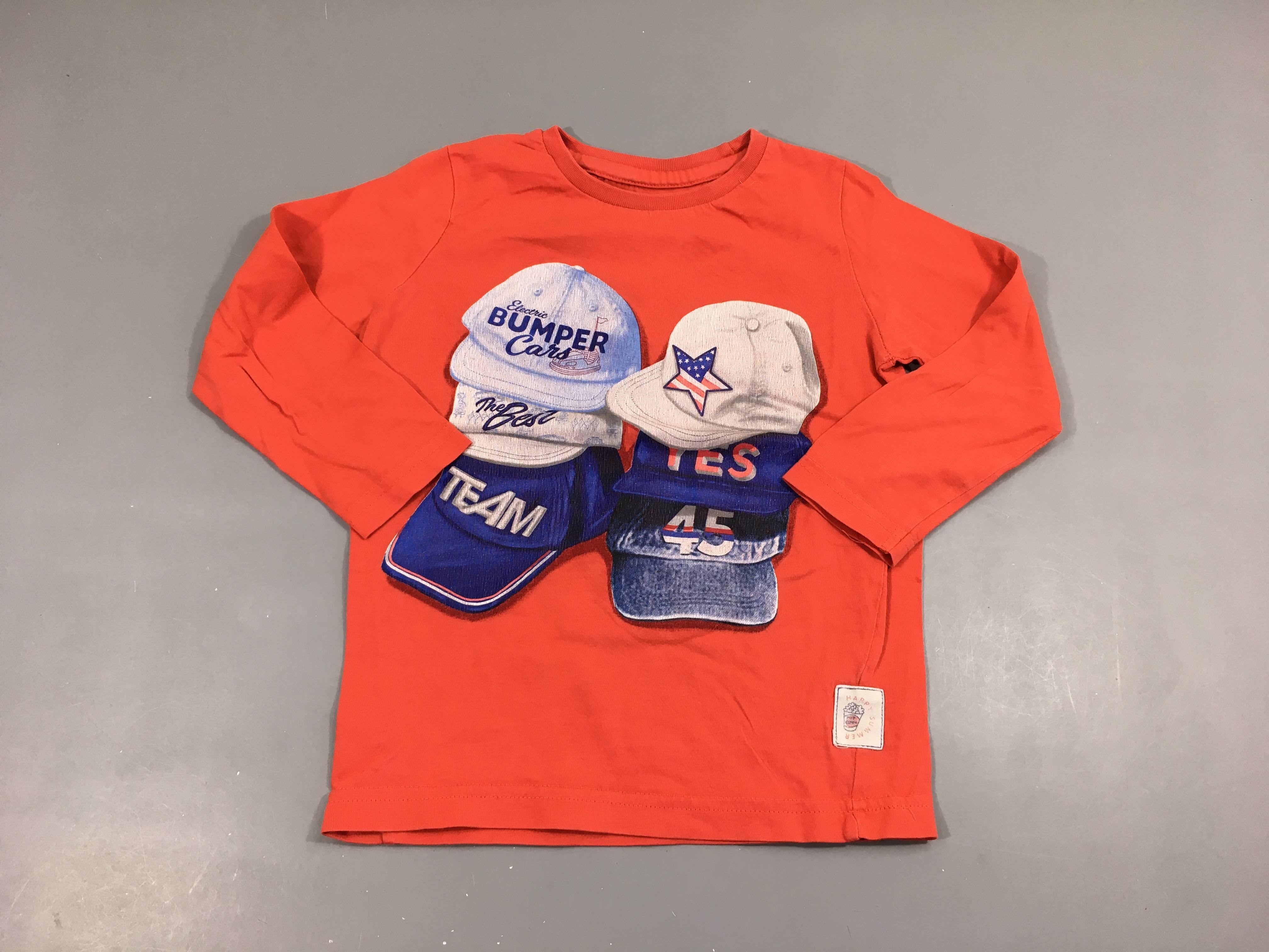 T-shirt m.l rouge clair, casquettes
