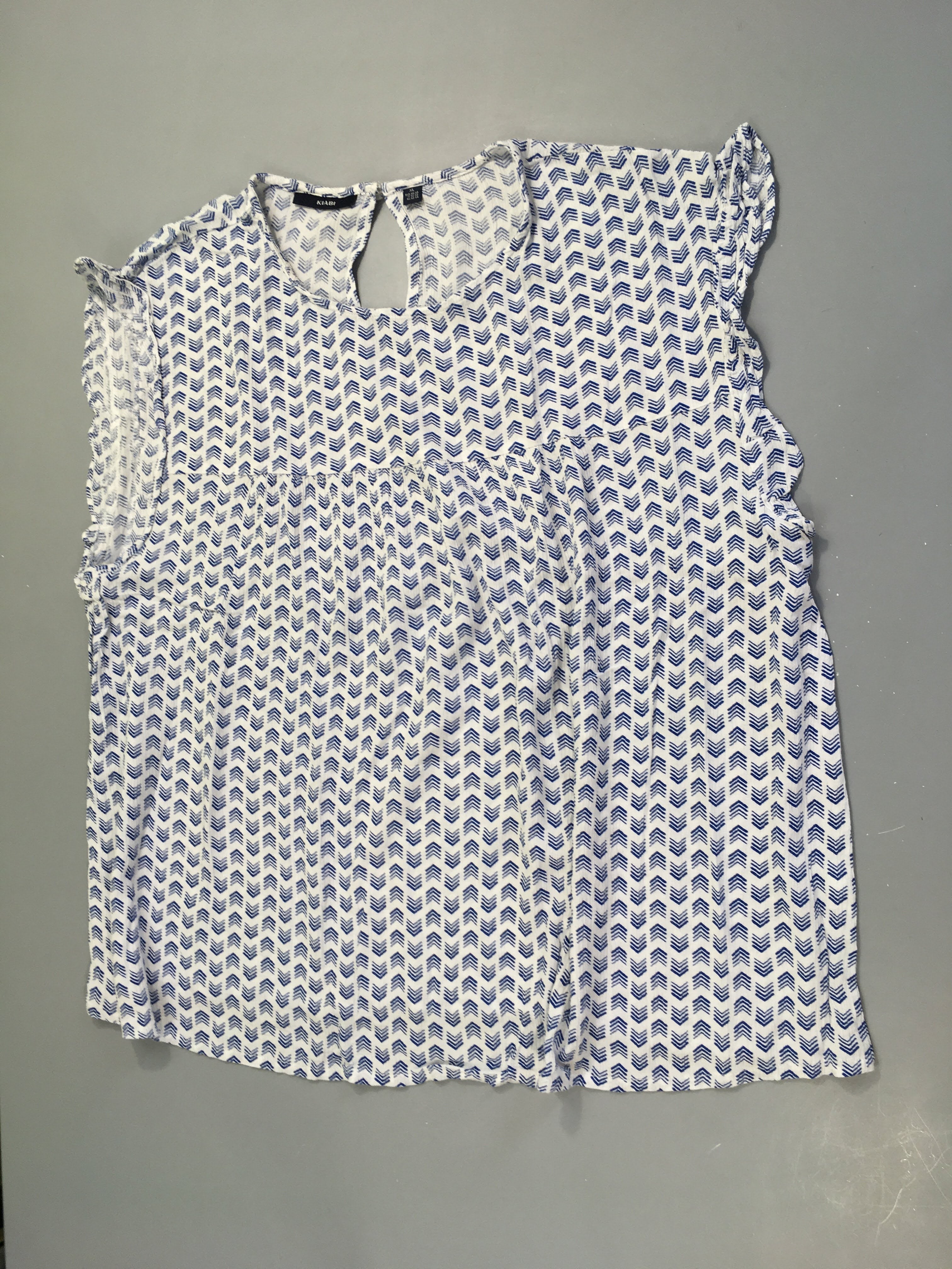 Blouse m.c blanche motifs bleu