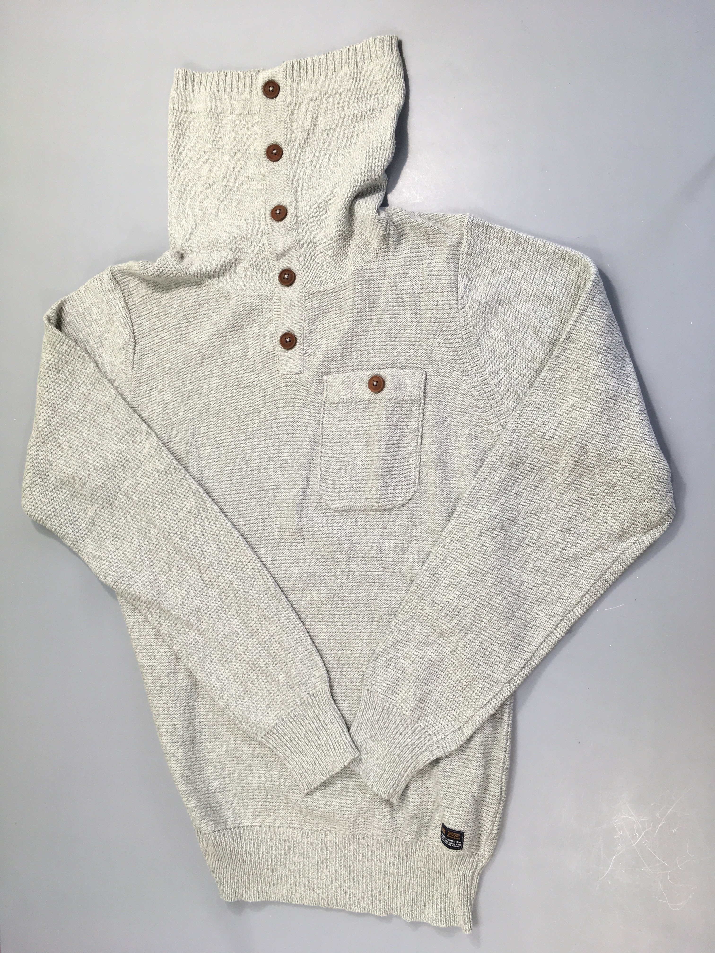 Pull gris chiné col boutonné