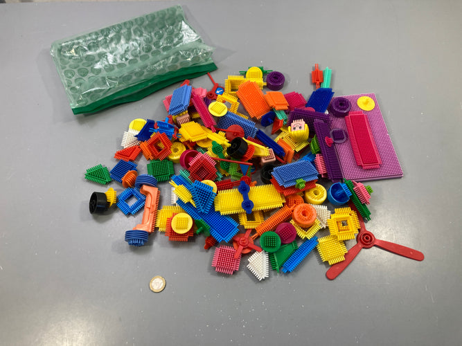 Lot de briques à picots, roues, hélices, plaque de base, multicolore, moins cher chez Petit Kiwi