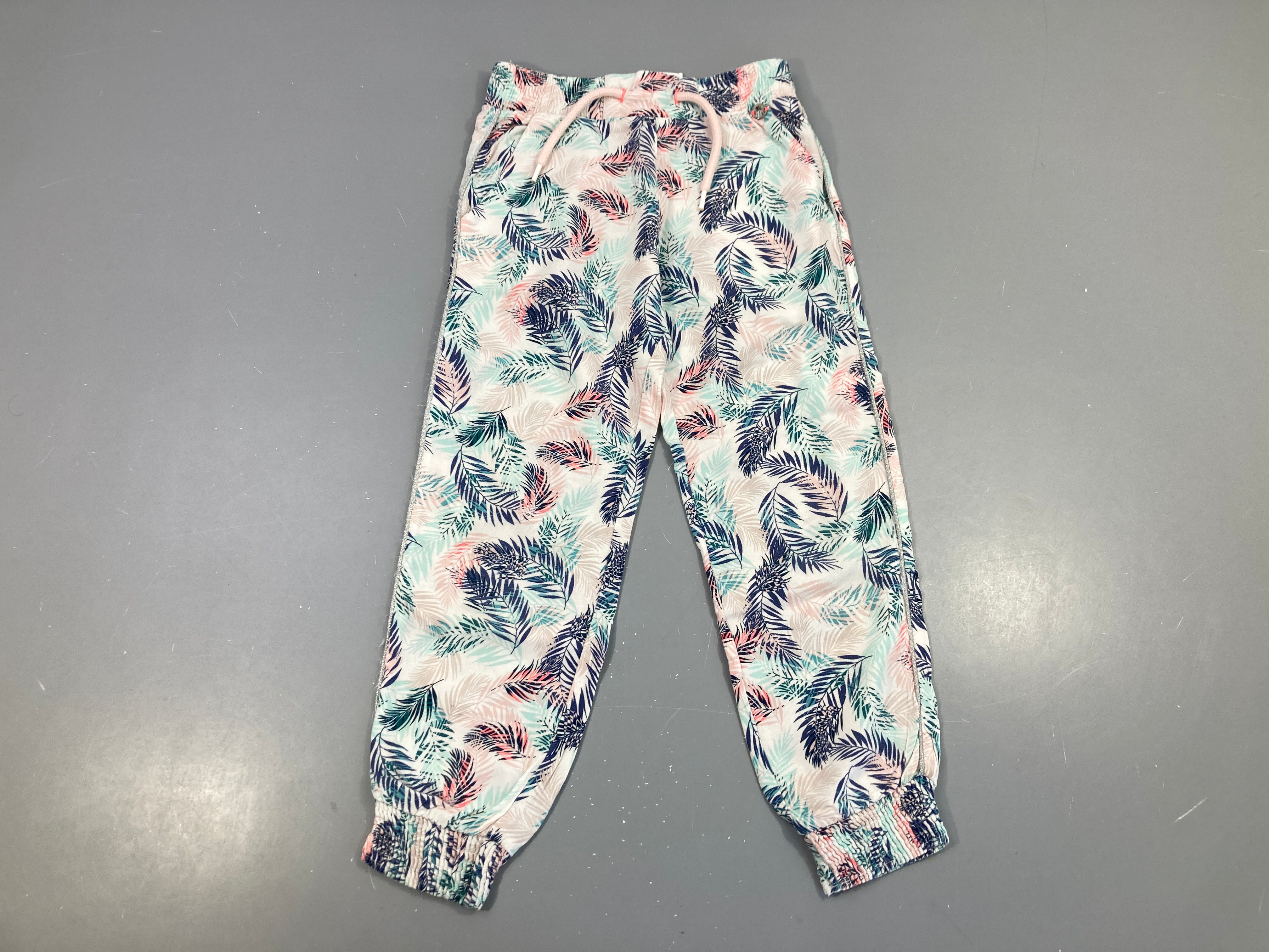 Pantalon léger fluide feuillge taille et chevilles élastiques, liseret usé