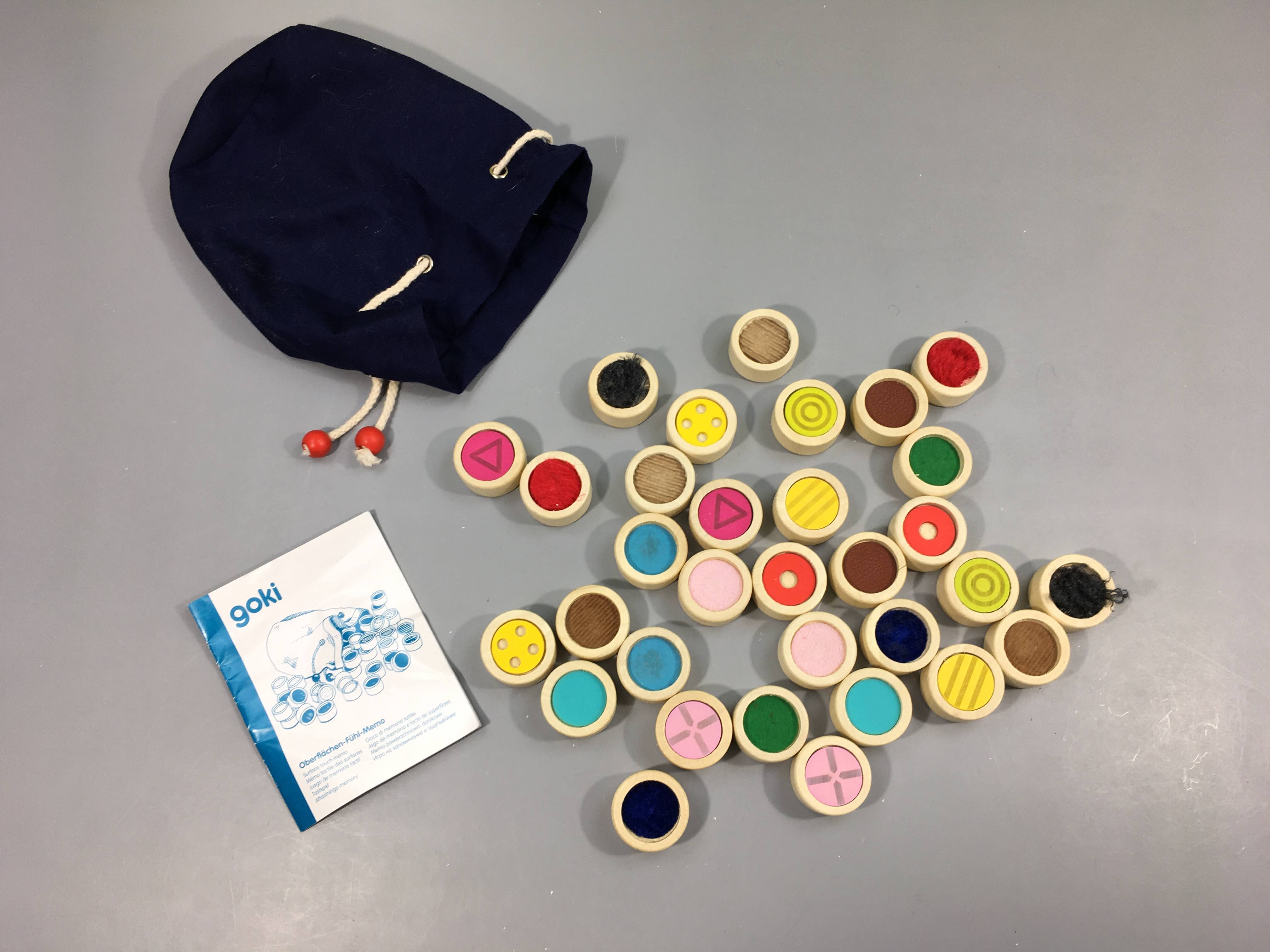 Goki, jeu de mémo tactile + Pochette en tissu Complet +3a