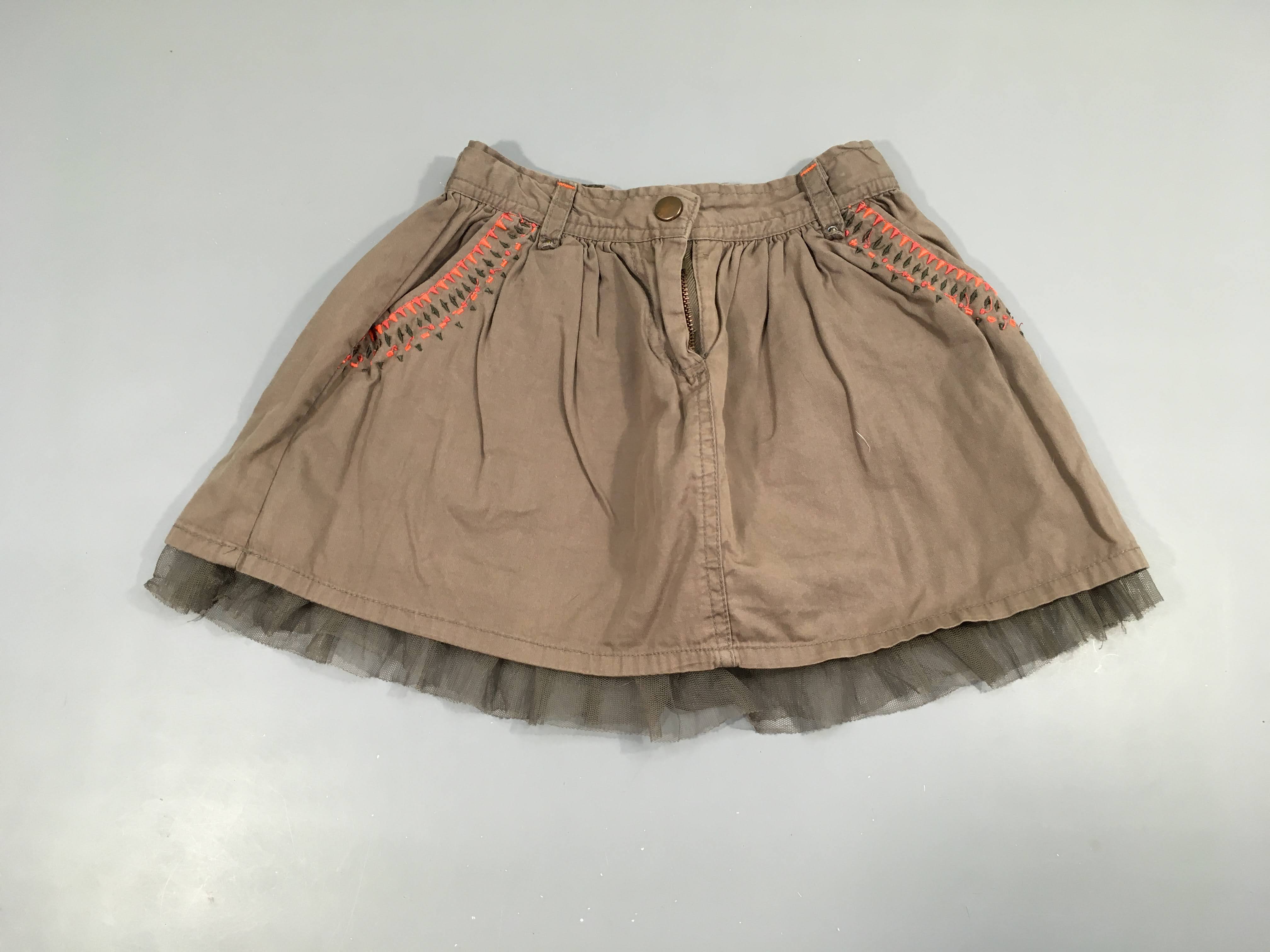 Jupe taupe effet supeposé tulle bas motifs brodés poches