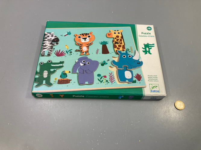 Puzzle relief en bois Coucou-croco animaux, Djeco, dès 18 mois 1 bord abimé, moins cher chez Petit Kiwi