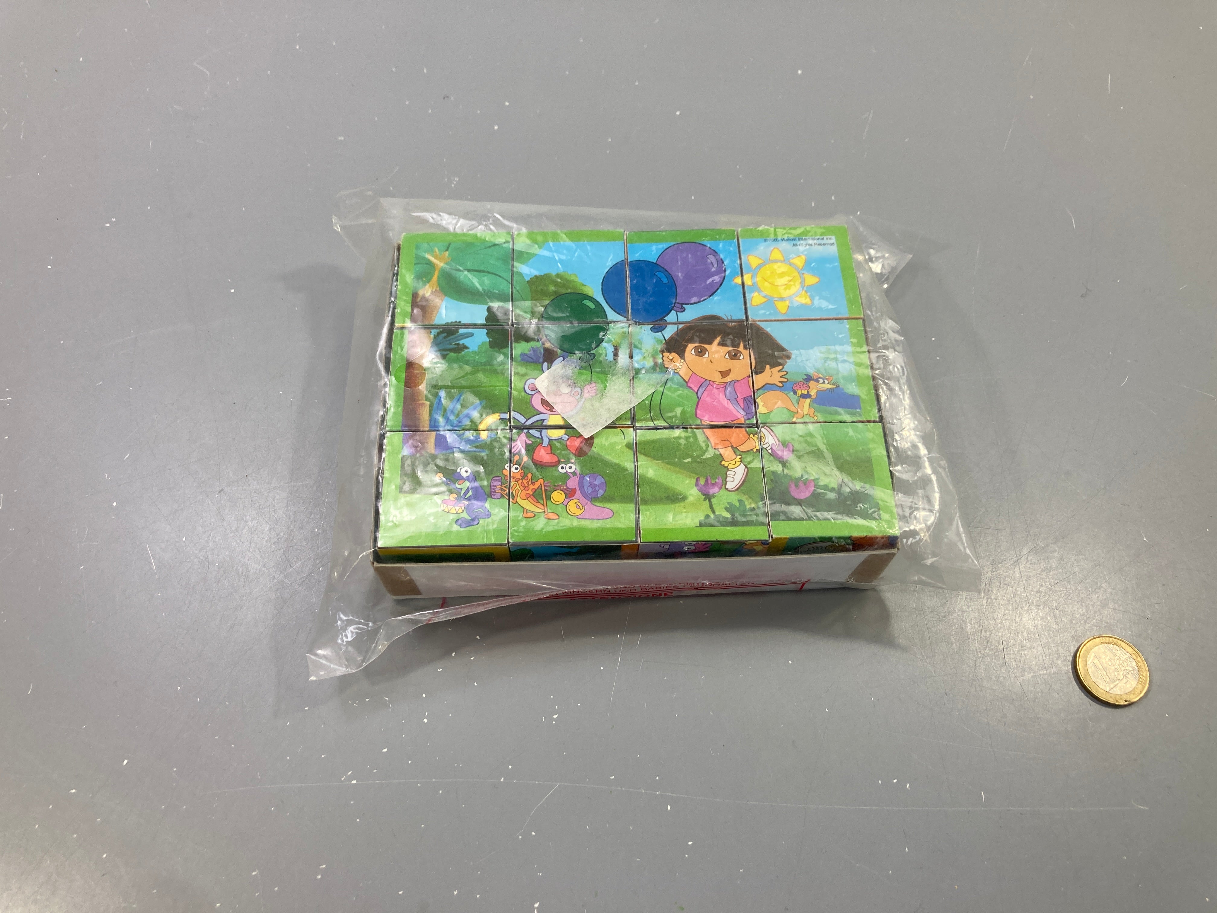 Puzzle 12 cubes en bois Dora l'exploratrice - complet