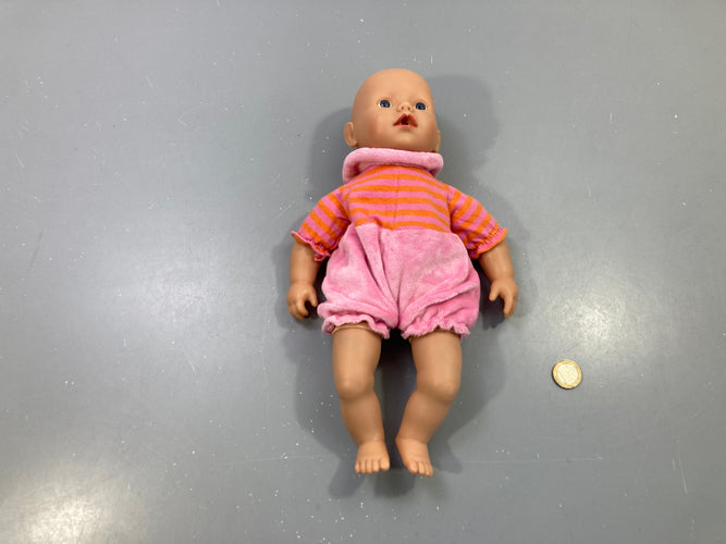 Poupon tenue rose et orange rayée, moins cher chez Petit Kiwi