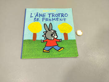 L'âne Trotro se promène
