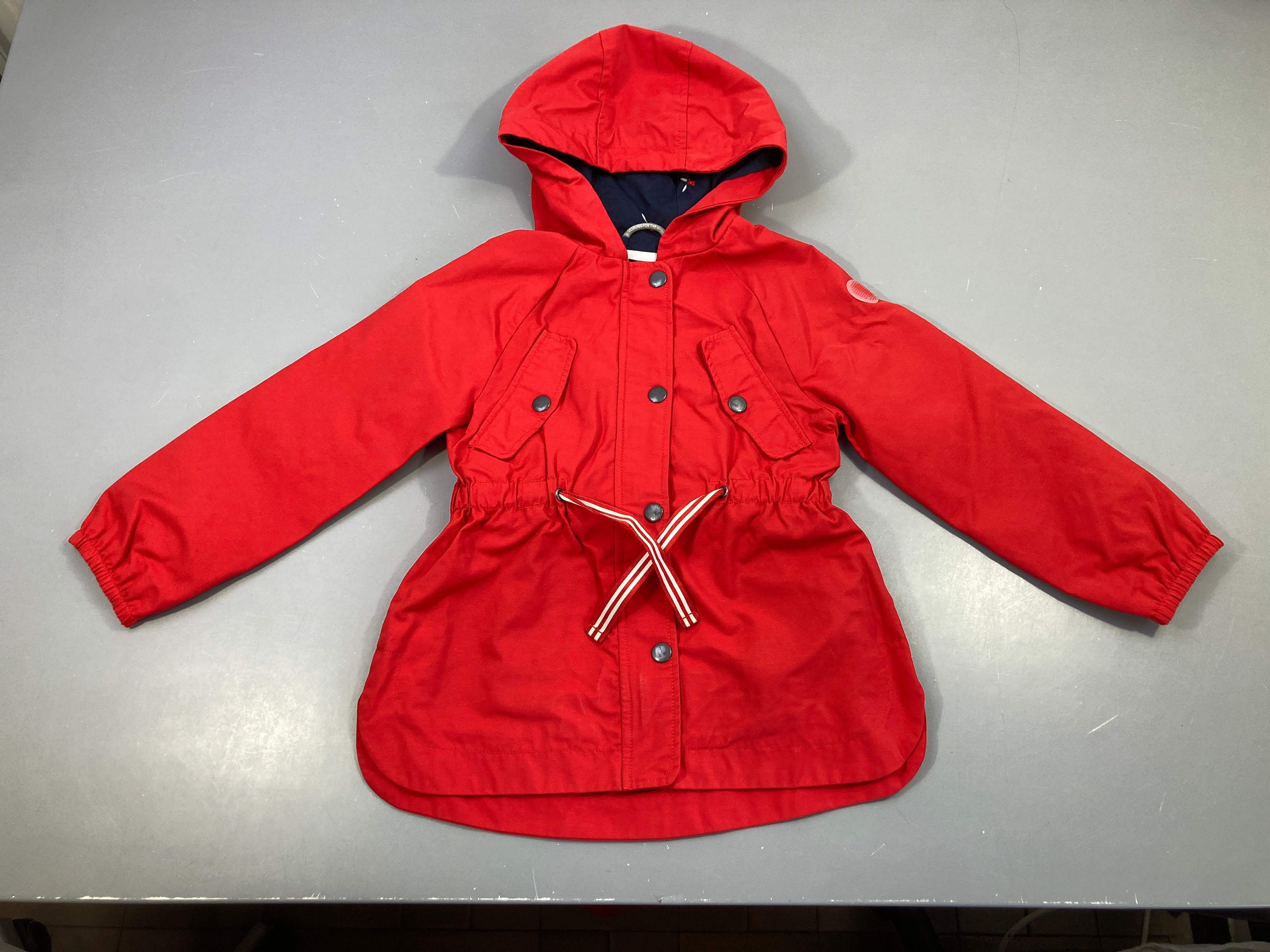 Veste coupe-vent déperlant rouge à capuche doublé jersey