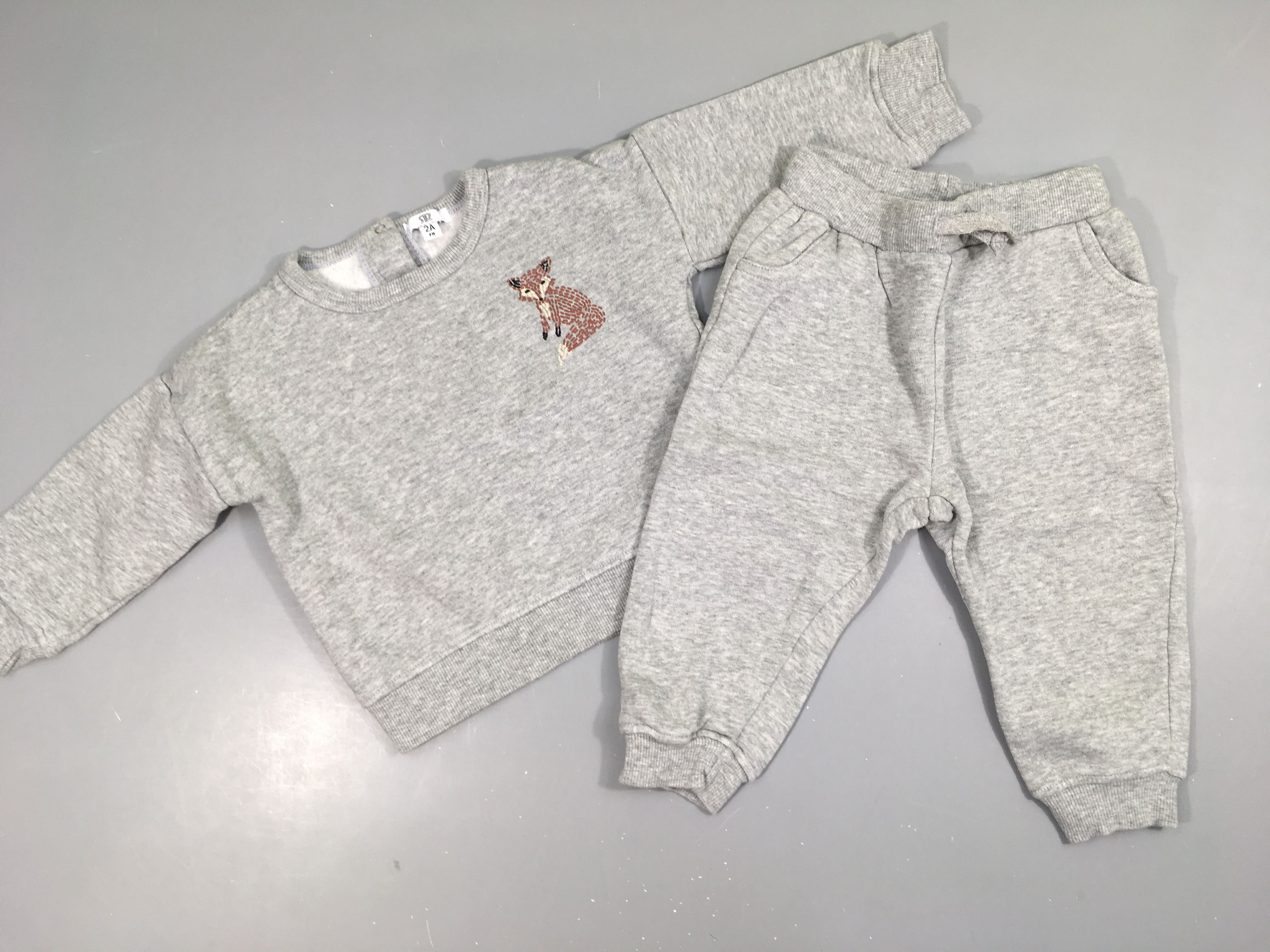 Sweat gris chiné renard + Pantalon training