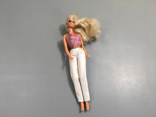Poupée mannequin Bar.bie, pantalon blanc, moins cher chez Petit Kiwi