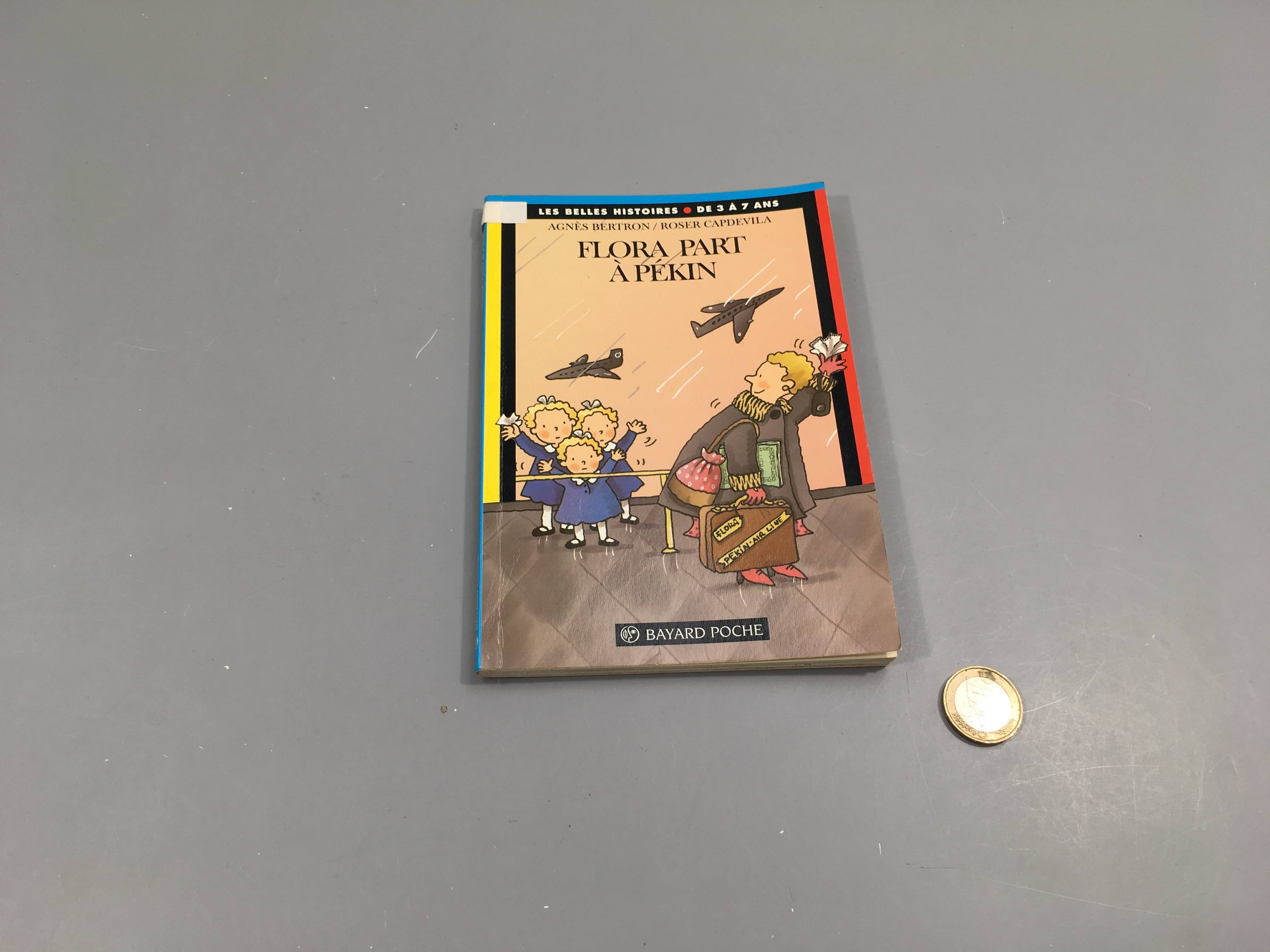 Collection j'aime lire Flora part à Pékin