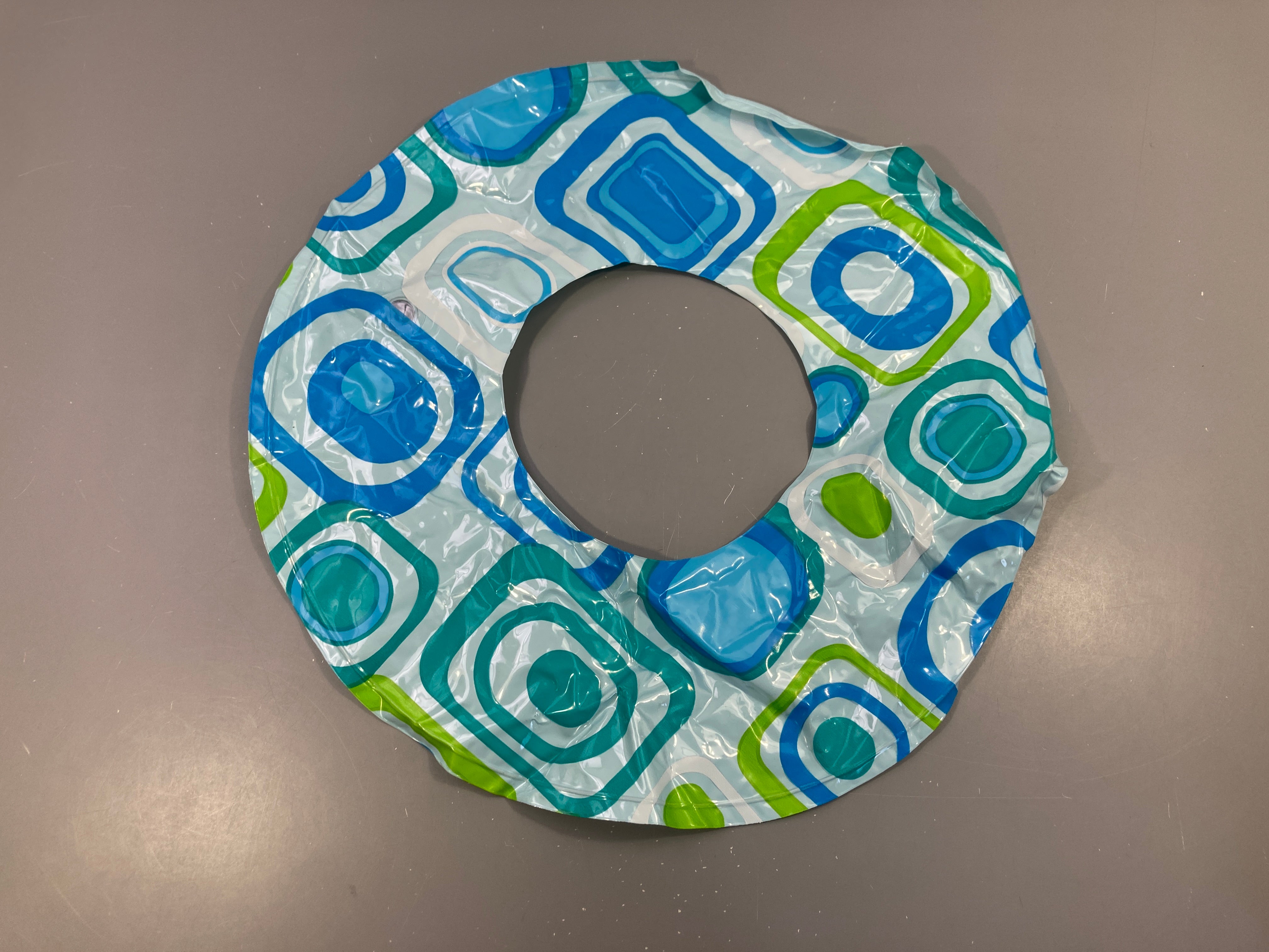 Bouée bleu motifs
