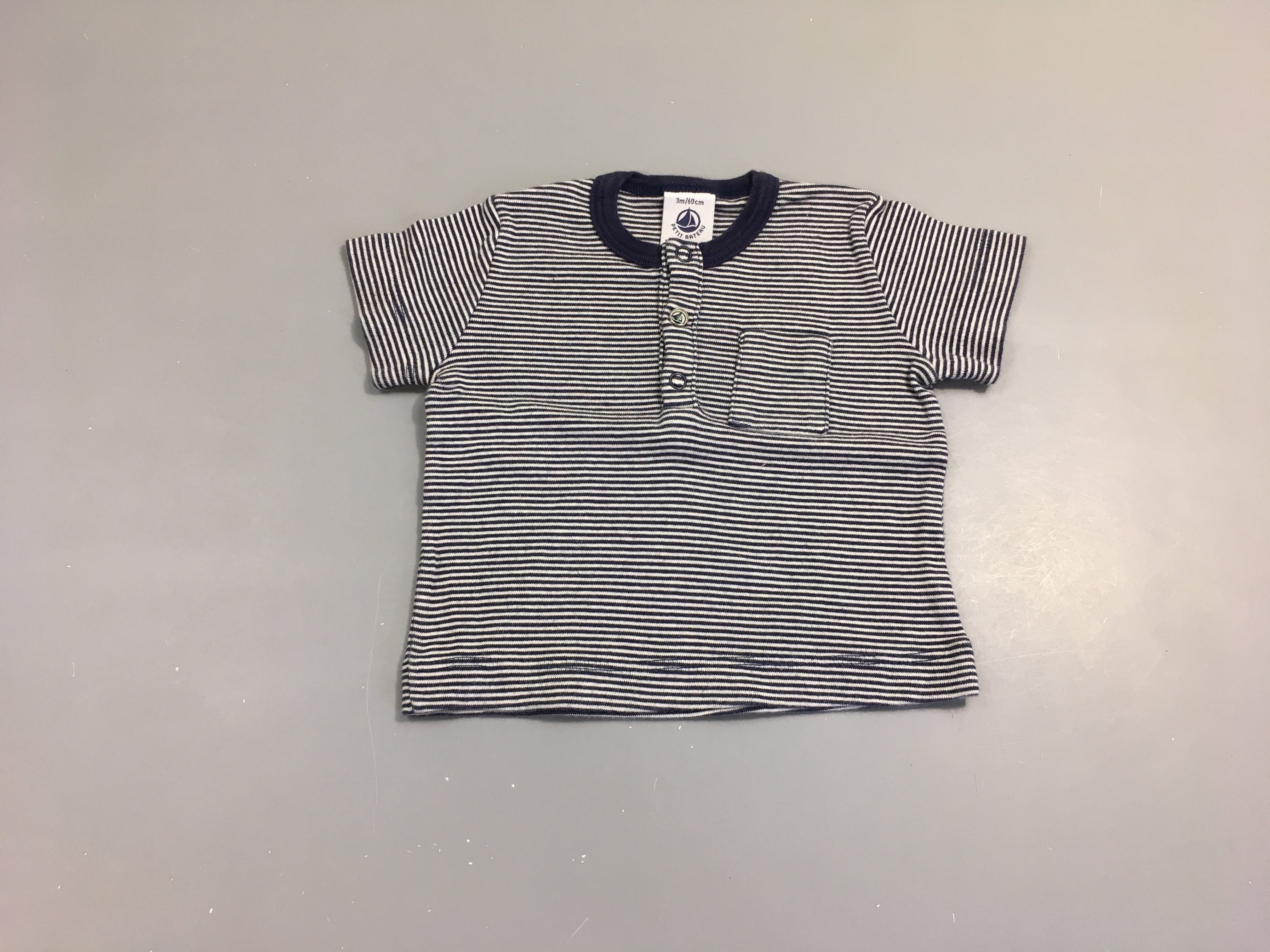 T-shirt m.c bleu marine rayé blanc