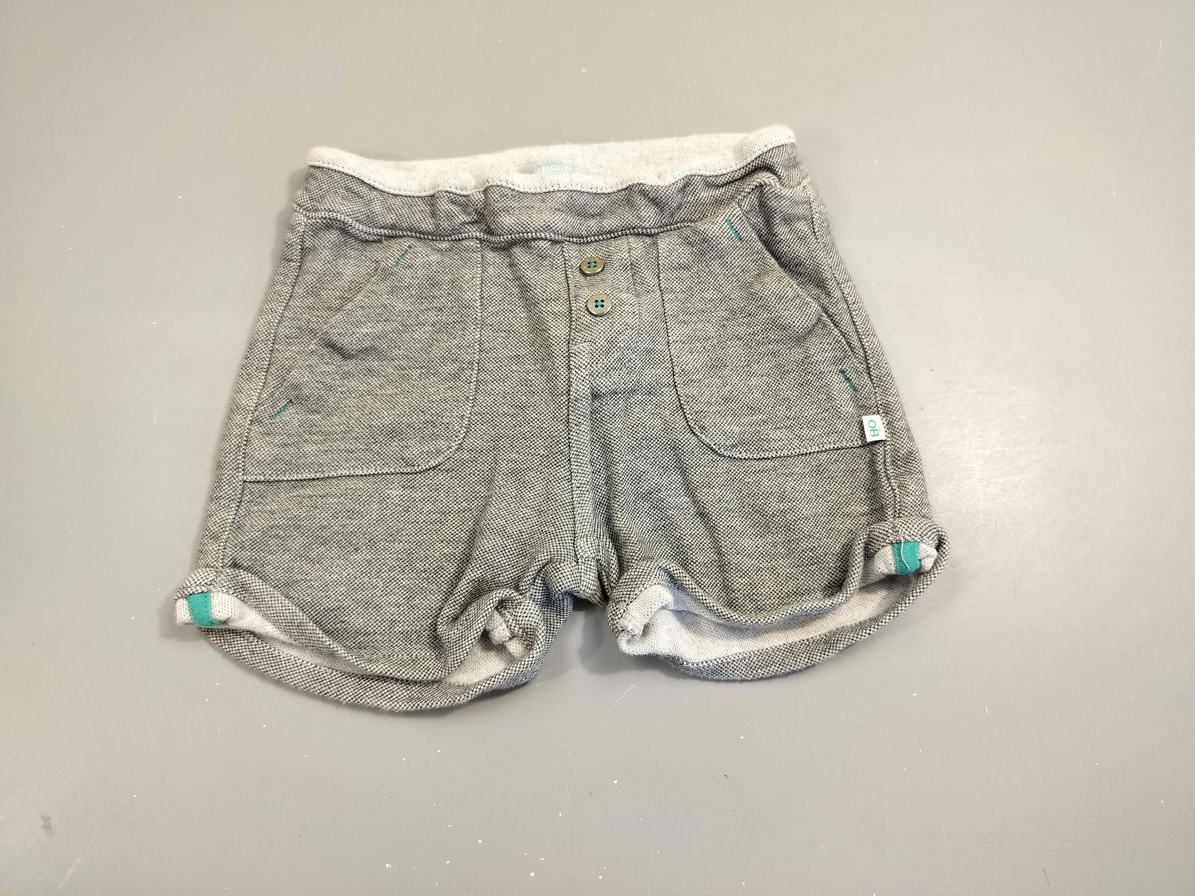 Short à revers gris, blanc chiné 100% coton