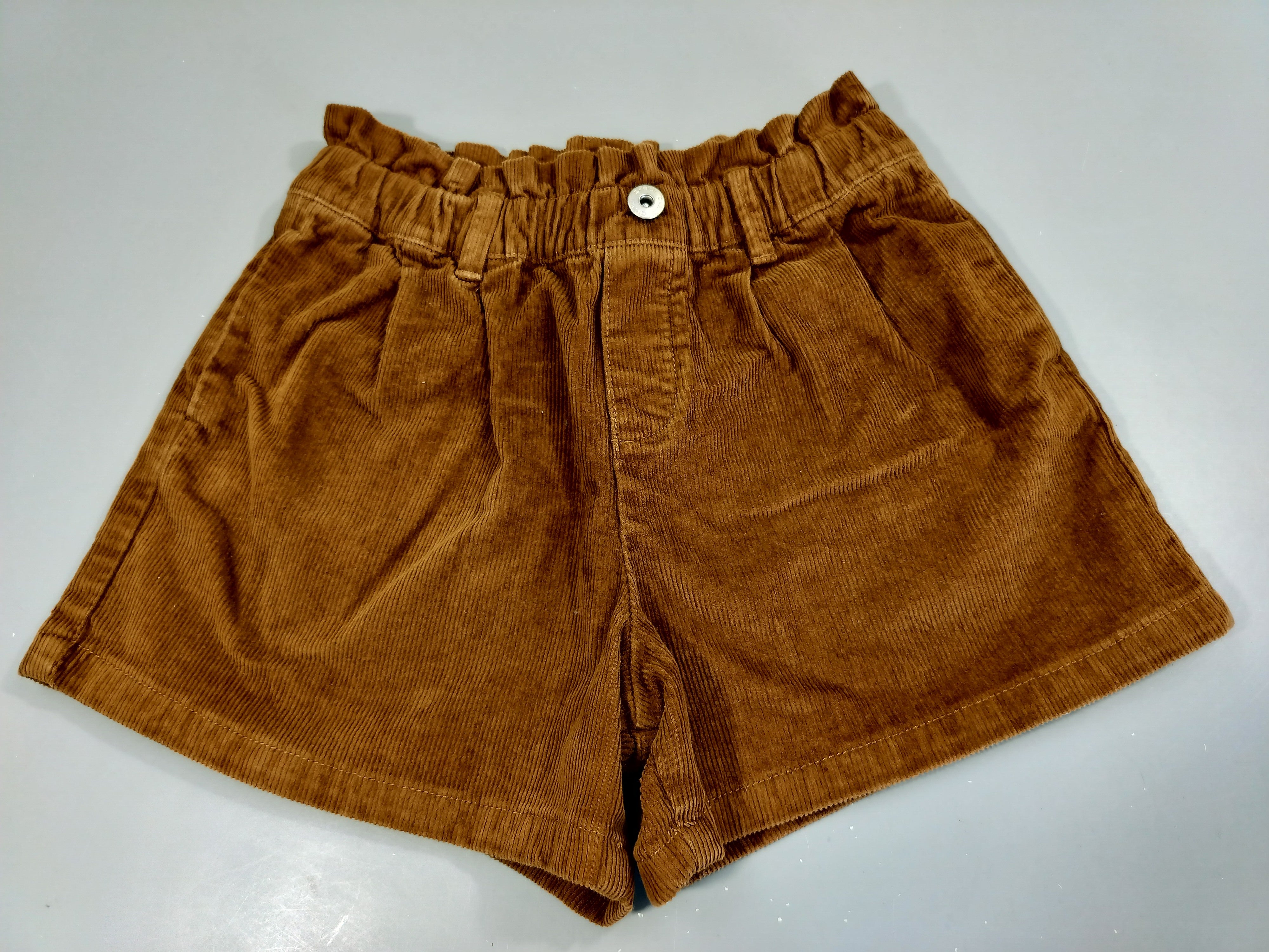 Short velours côtelé brun, poches chino